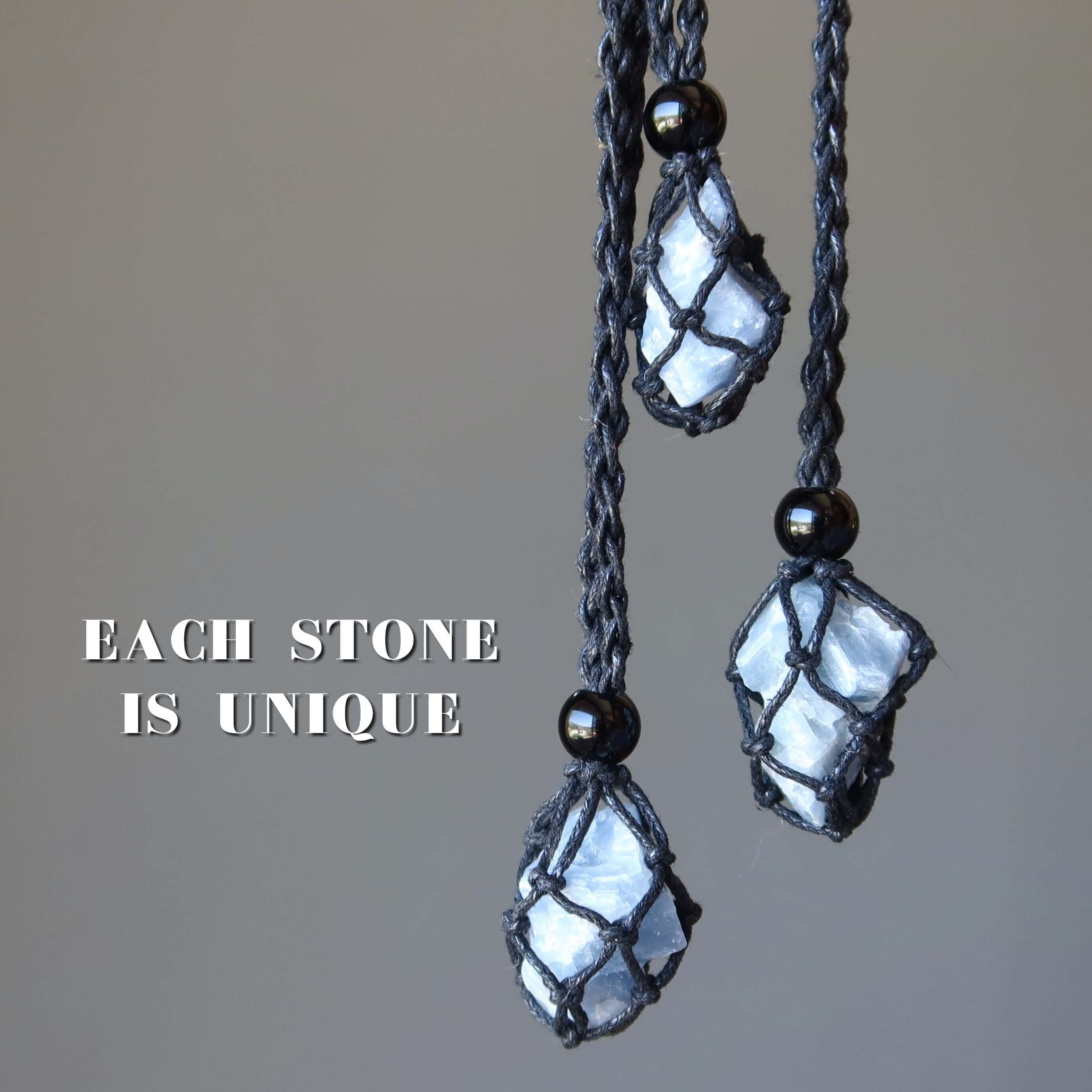 Collier Calcite Bleue Nid dans le Ciel Macramé