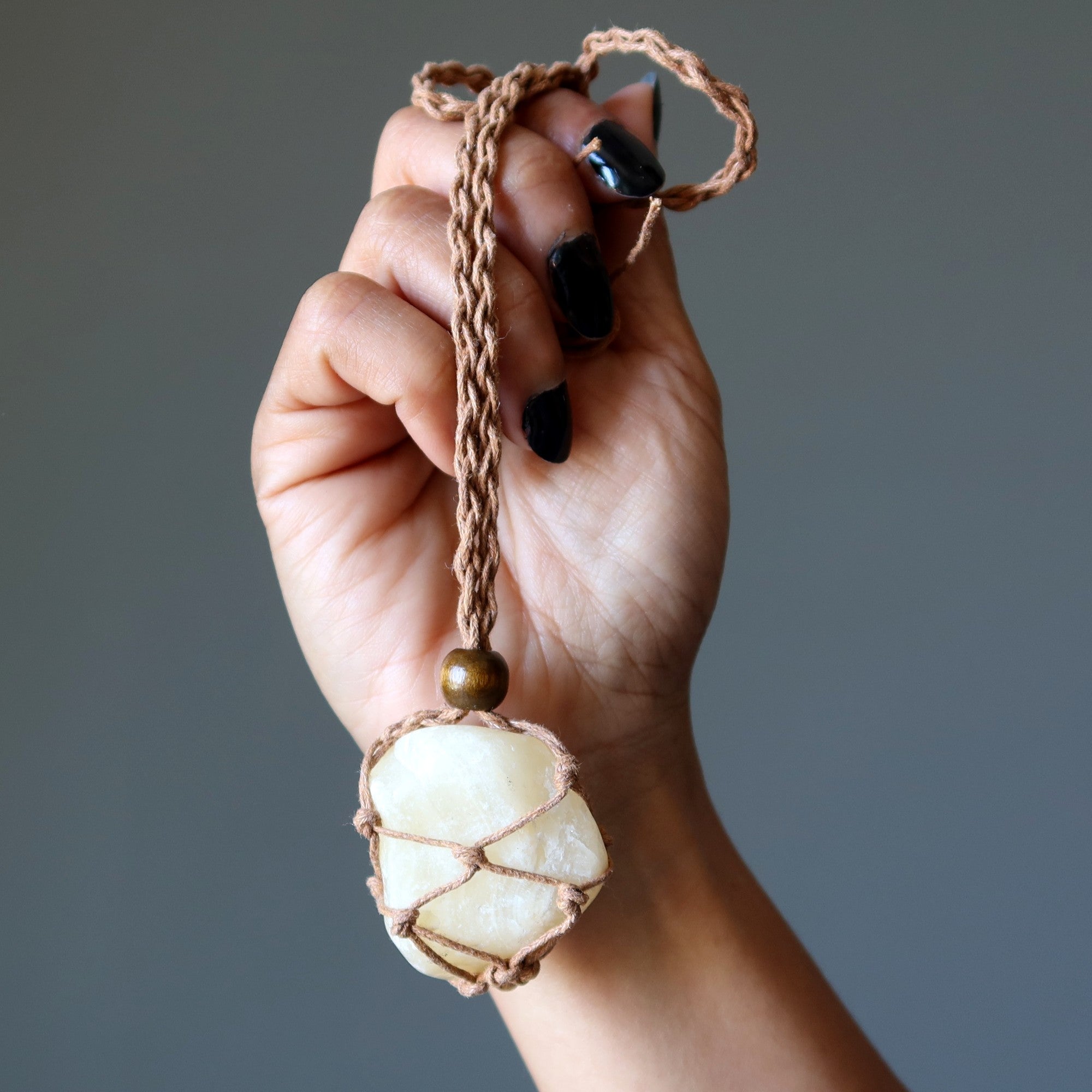 Collier Calcite Jaune Jours Ensoleillés Macramé Pierre Roulée