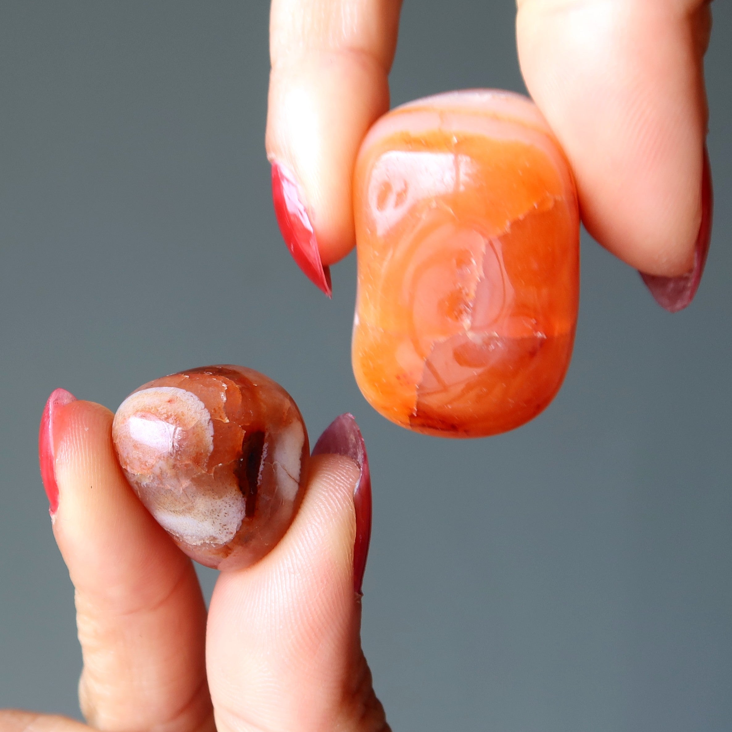 Karneol Trommelstein Orange Energiefluss-Kristall