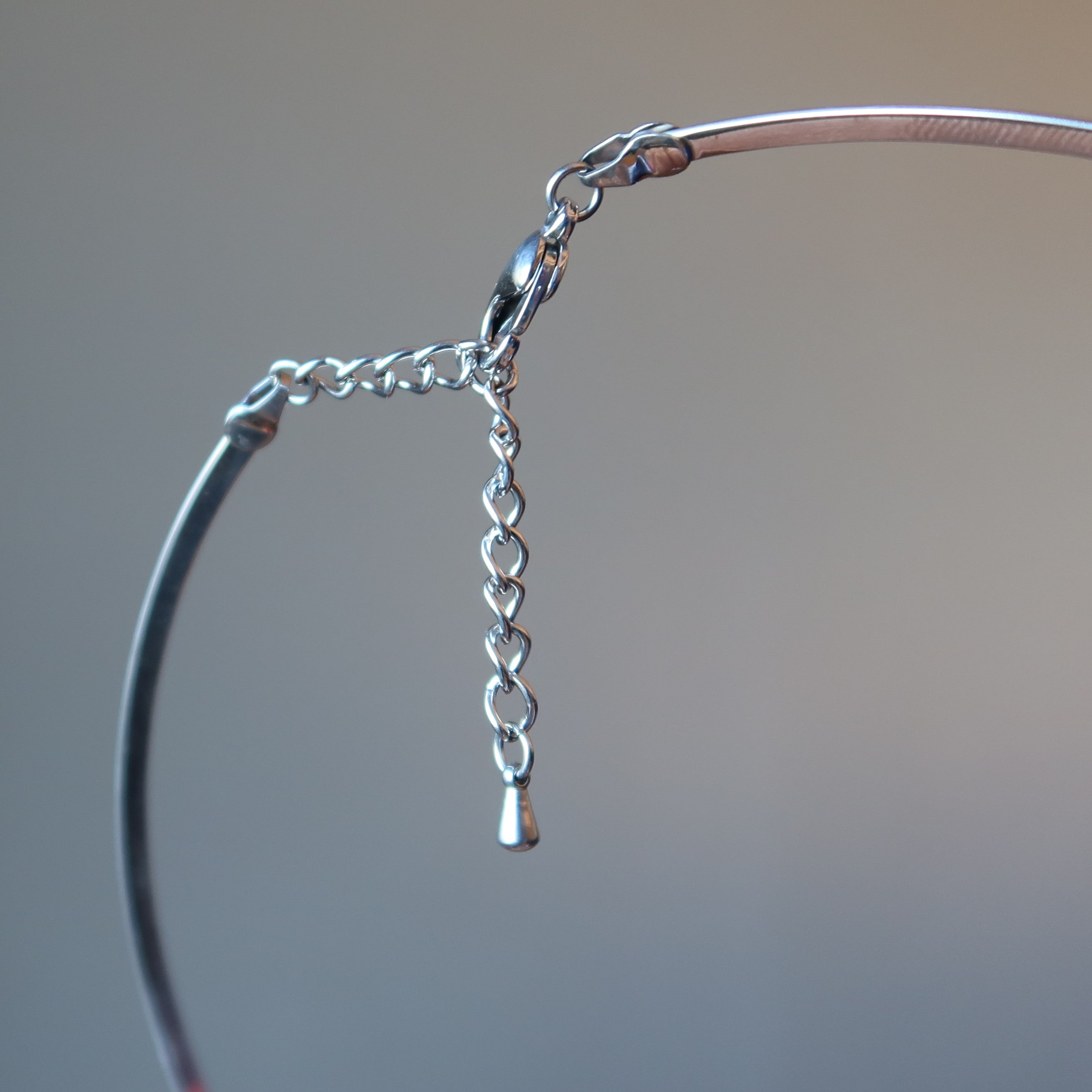 Collier Chakra Ange Généreux Pierres Arc-en-ciel Ras du Cou Argent