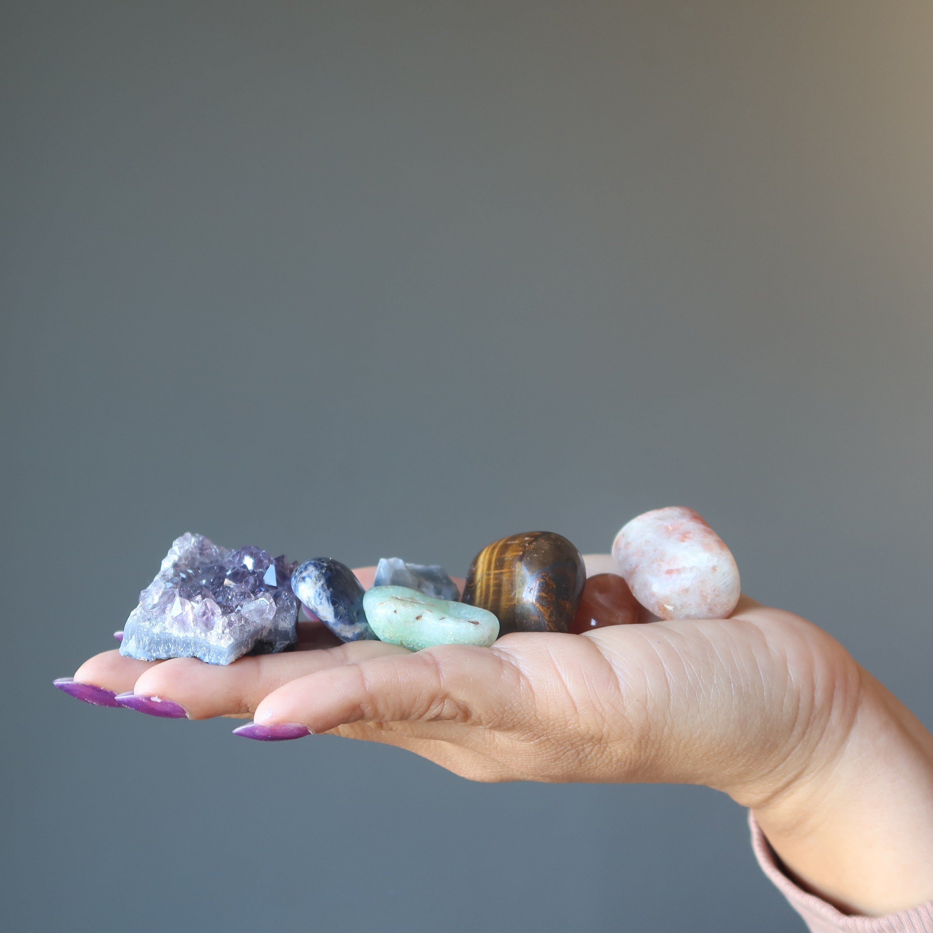 Chakra-Set 7 Steine und Selenit-Ladeplatte/Reiniger