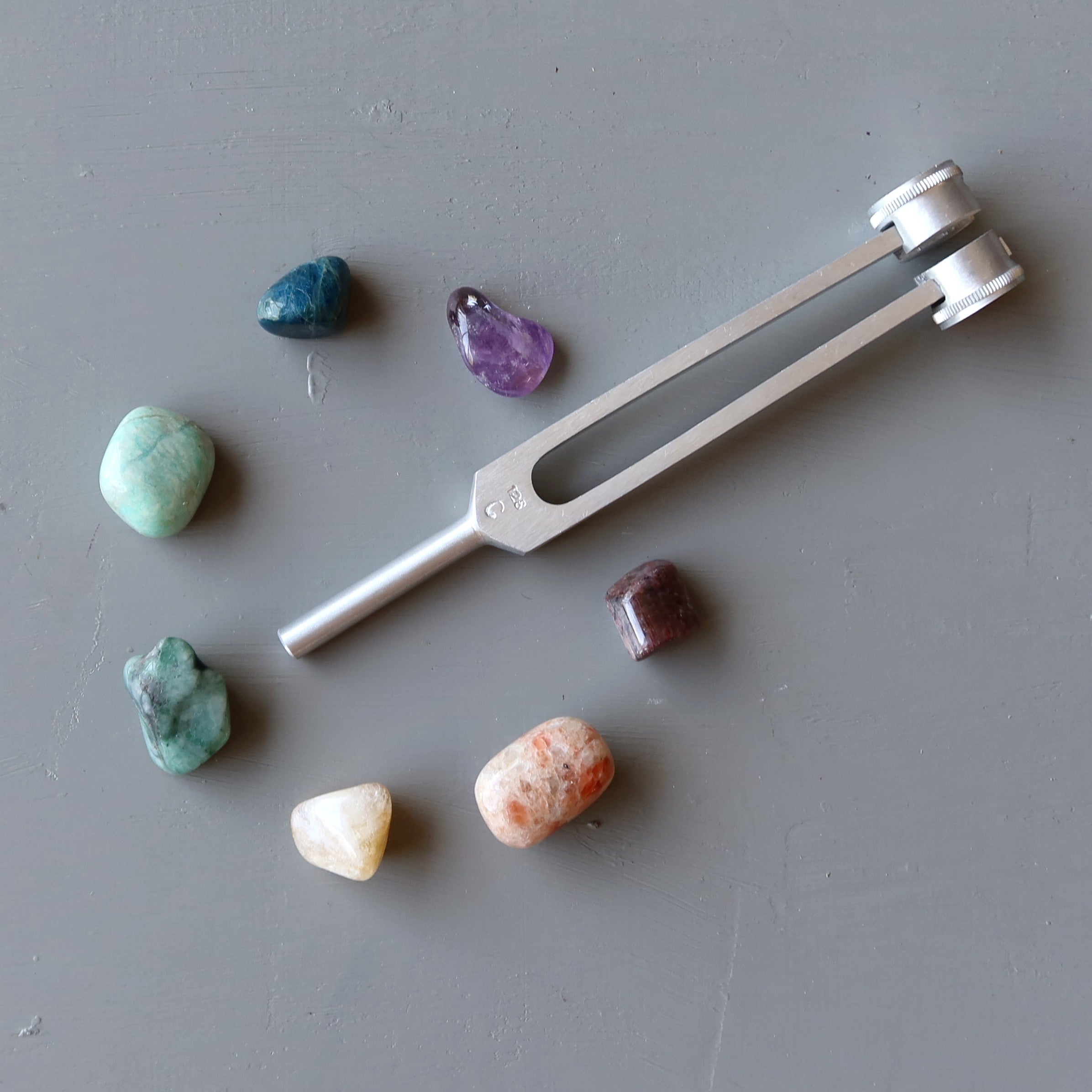 Chakren Set 7 Steine und Stimmgabel Vibrationsheilung