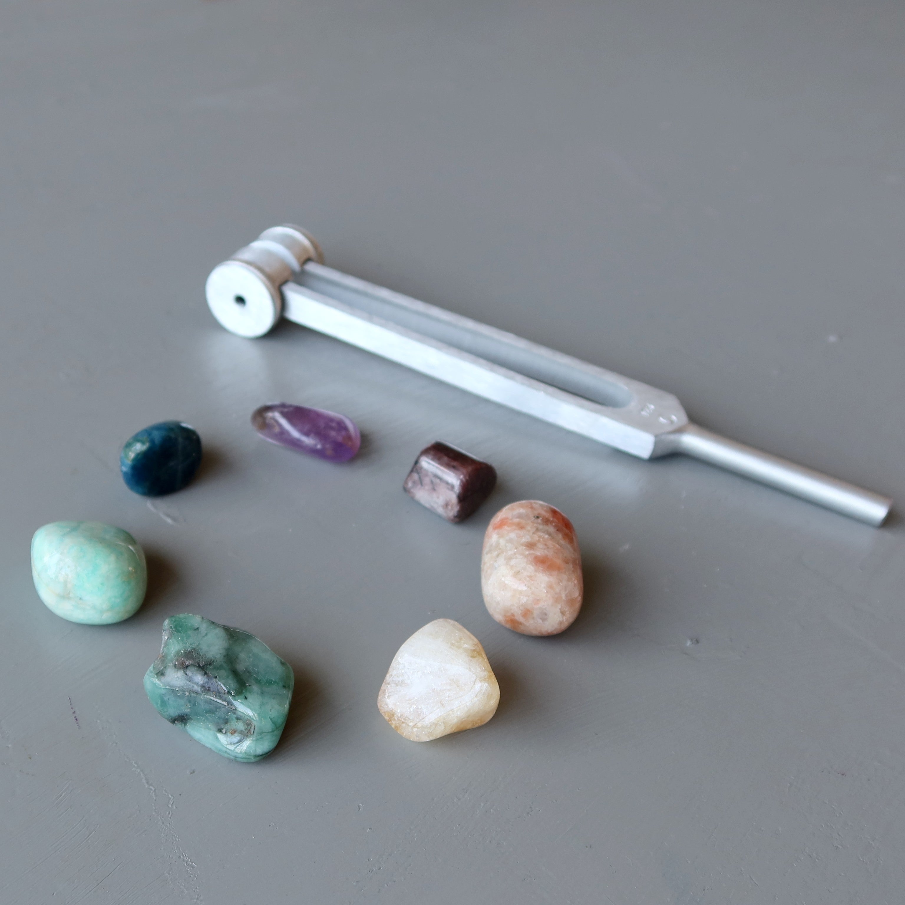 Chakren Set 7 Steine und Stimmgabel Vibrationsheilung