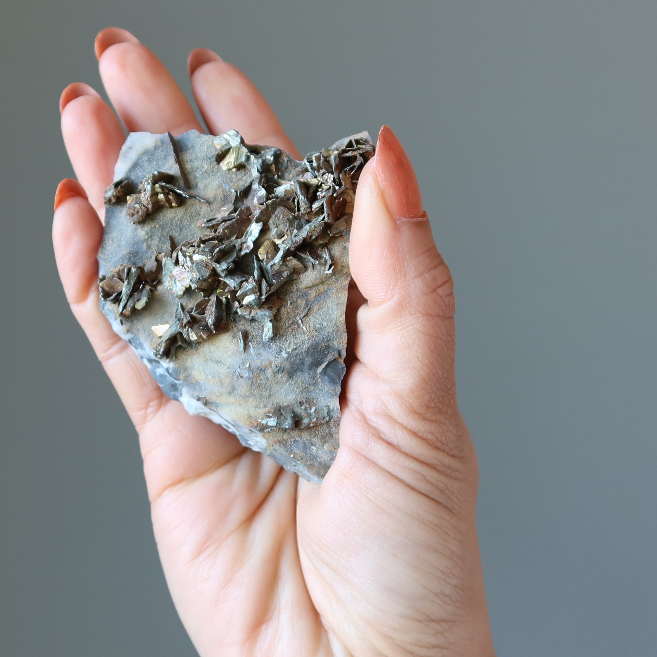 Amas de chalcopyrite Pierre de haute puissance Lustre doré