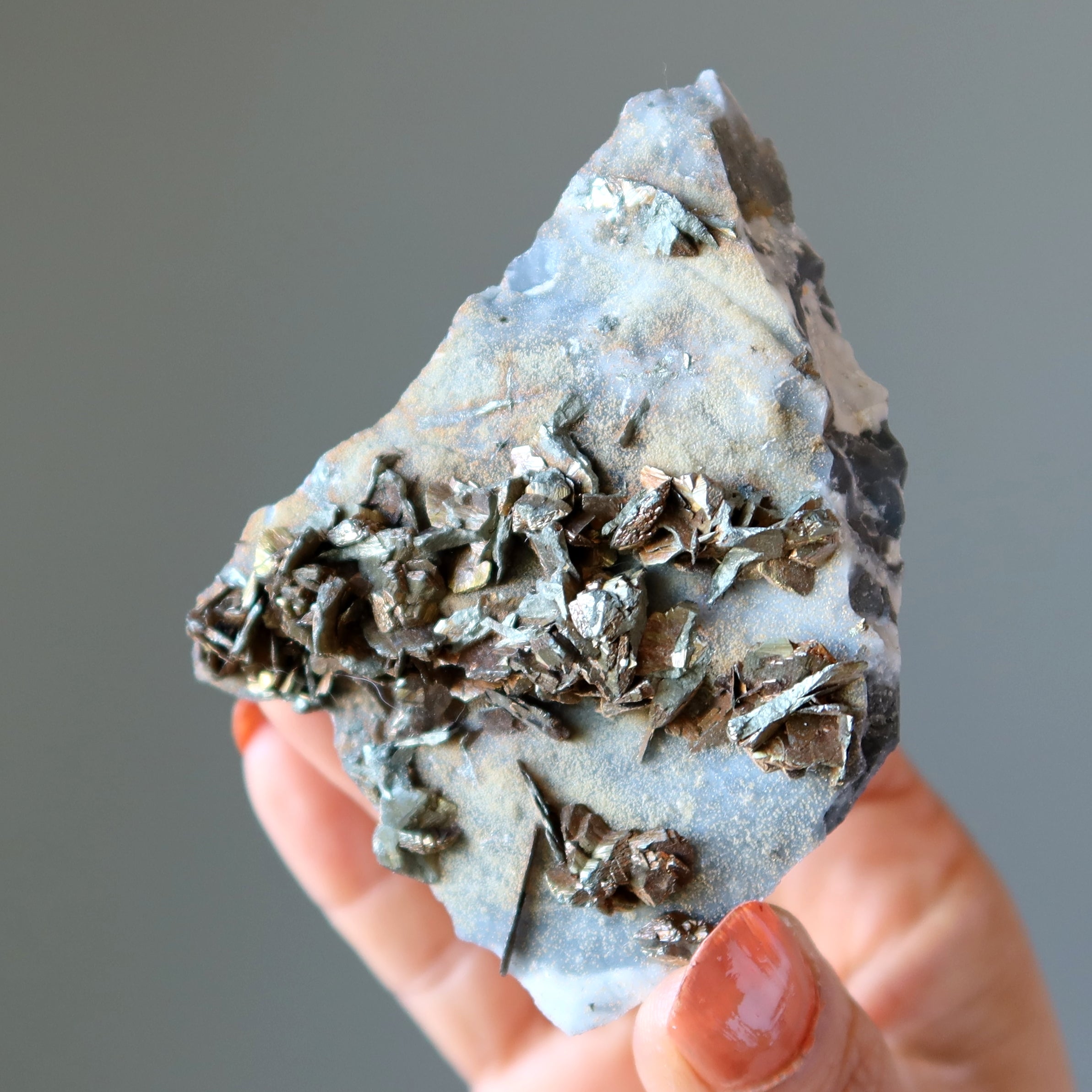 Amas de chalcopyrite Pierre de haute puissance Lustre doré