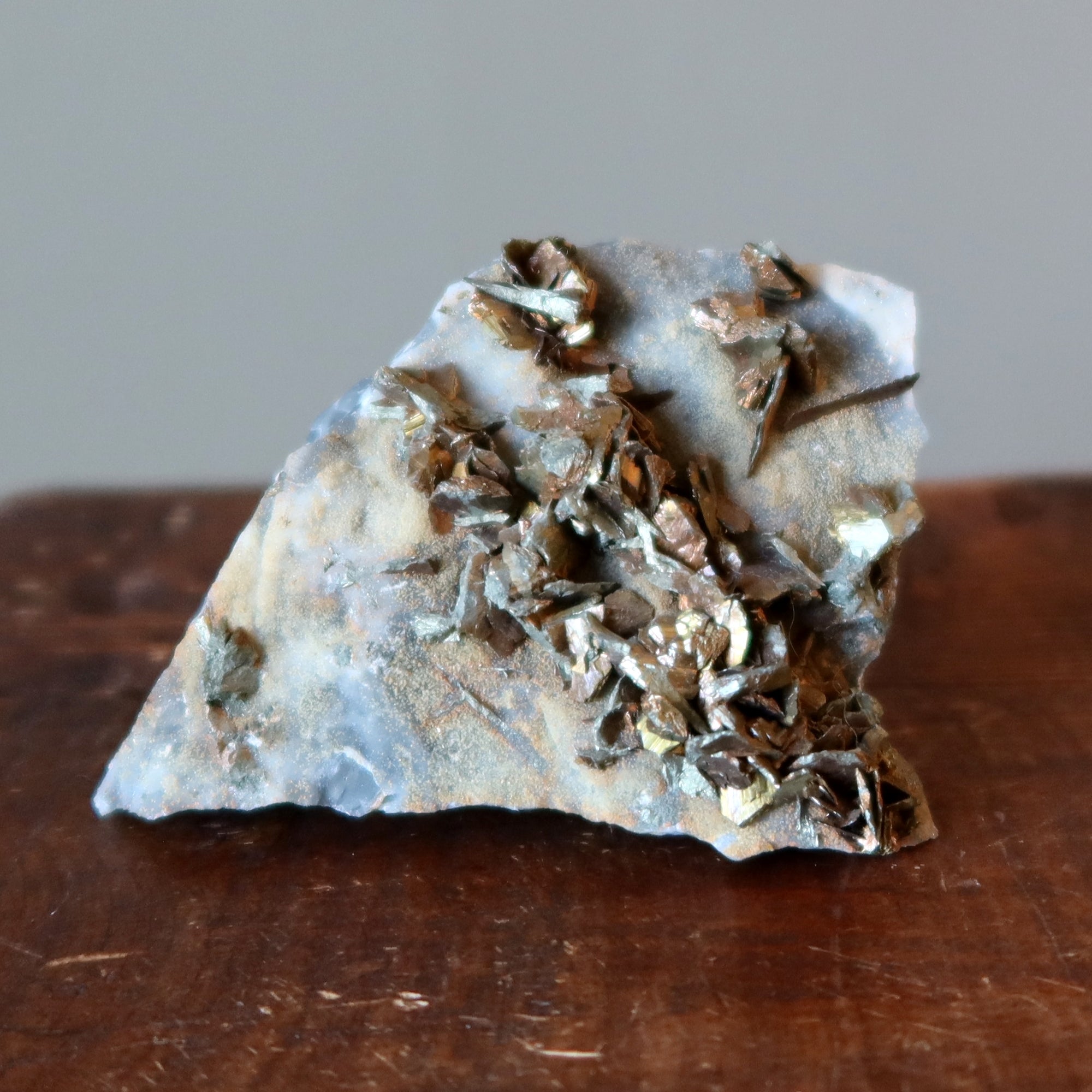 Amas de chalcopyrite Pierre de haute puissance Lustre doré