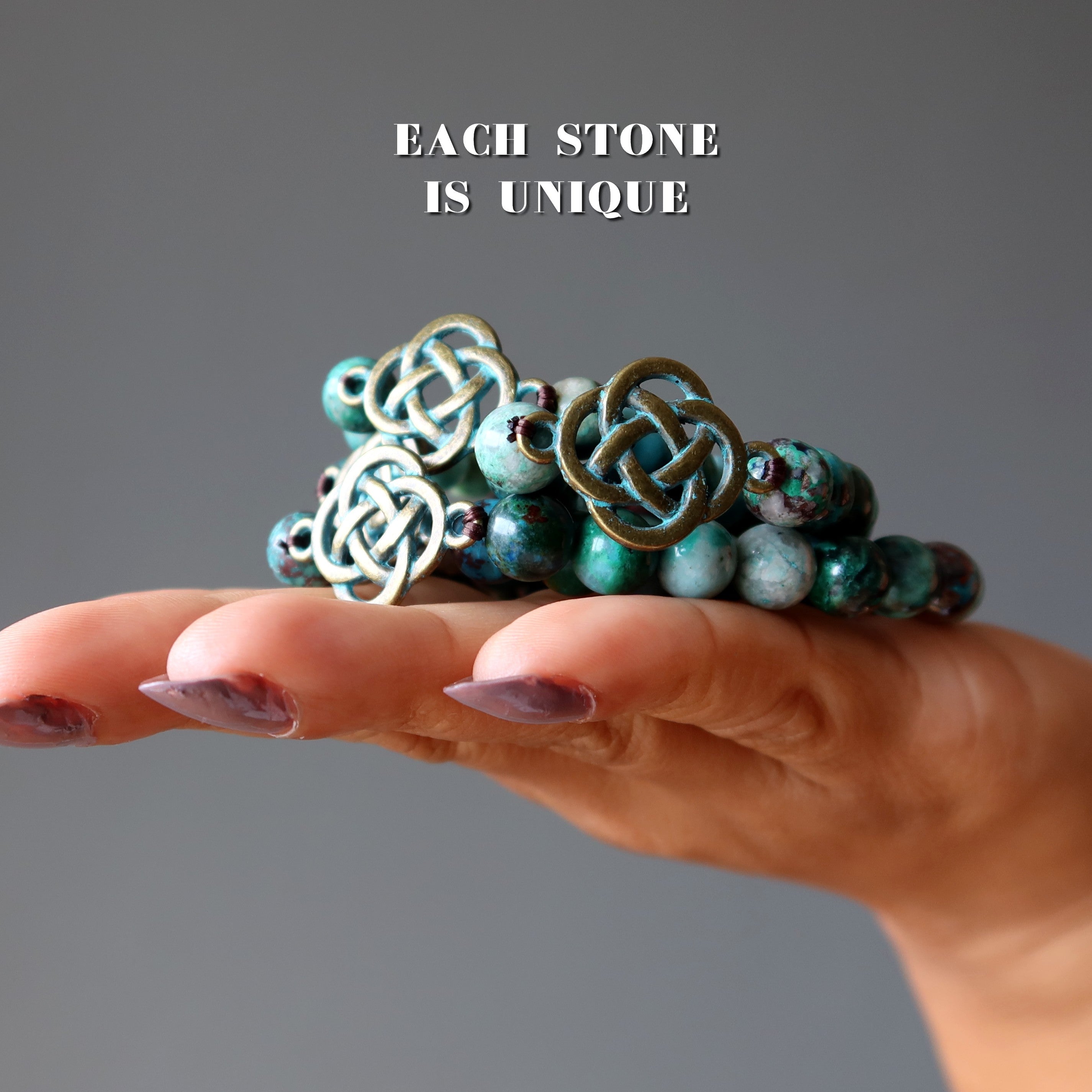 Bracelet chrysocolle avec perles de cuprite et croix celtique