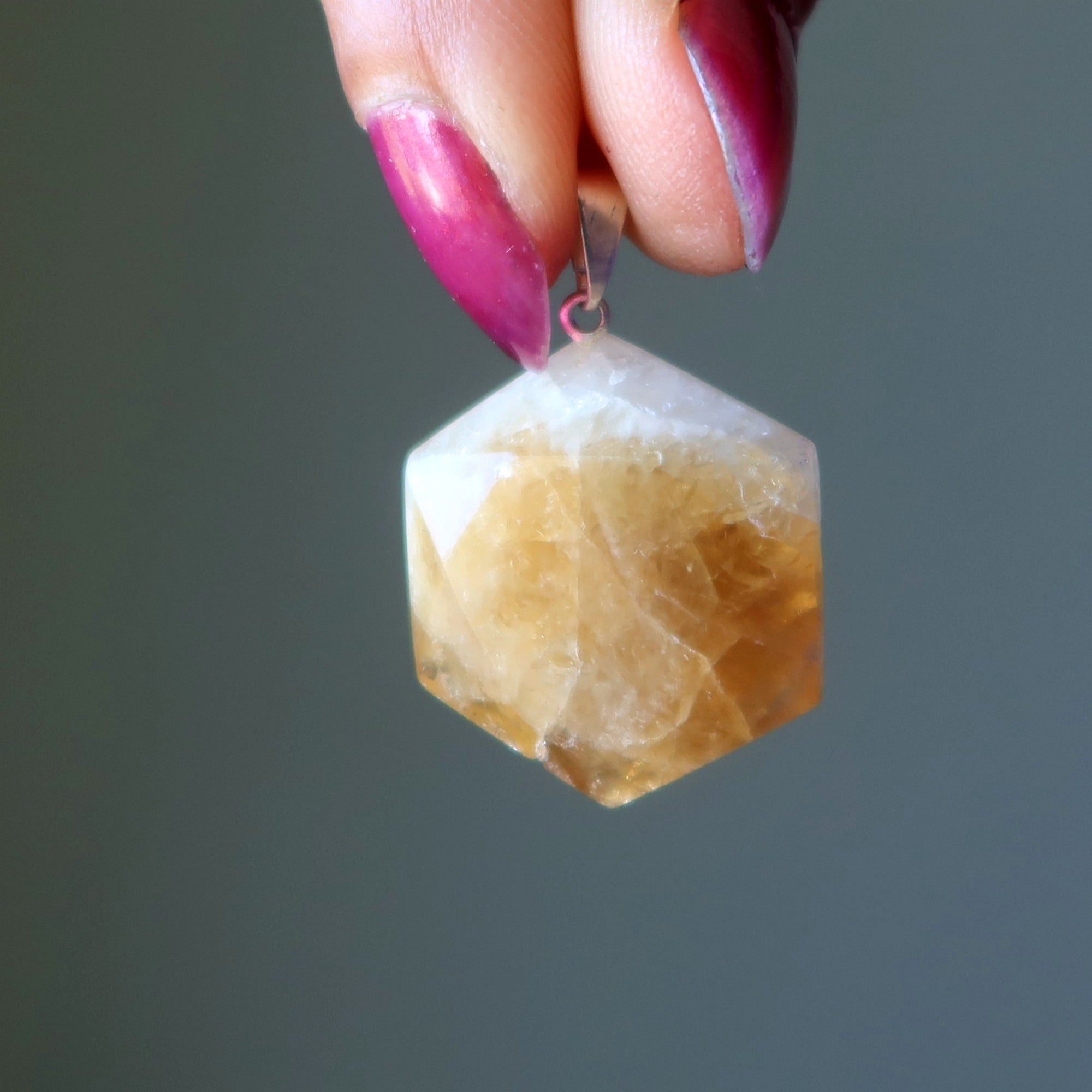 Pendentif Citrine Hexagonal Pierre de l'Âme Malicieuse en Affaires