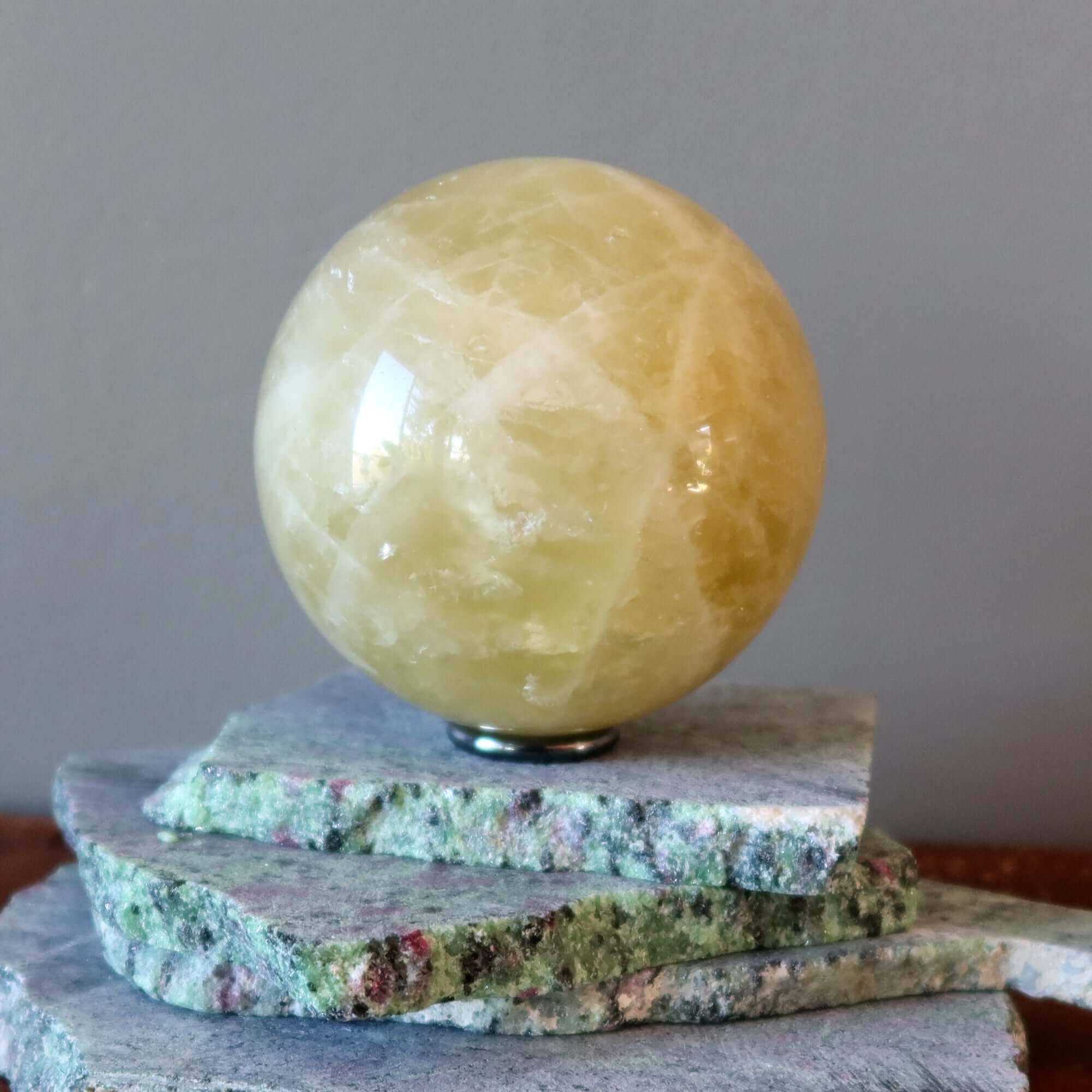Sphère de citrine roulante : Boule de cristal d'abondance