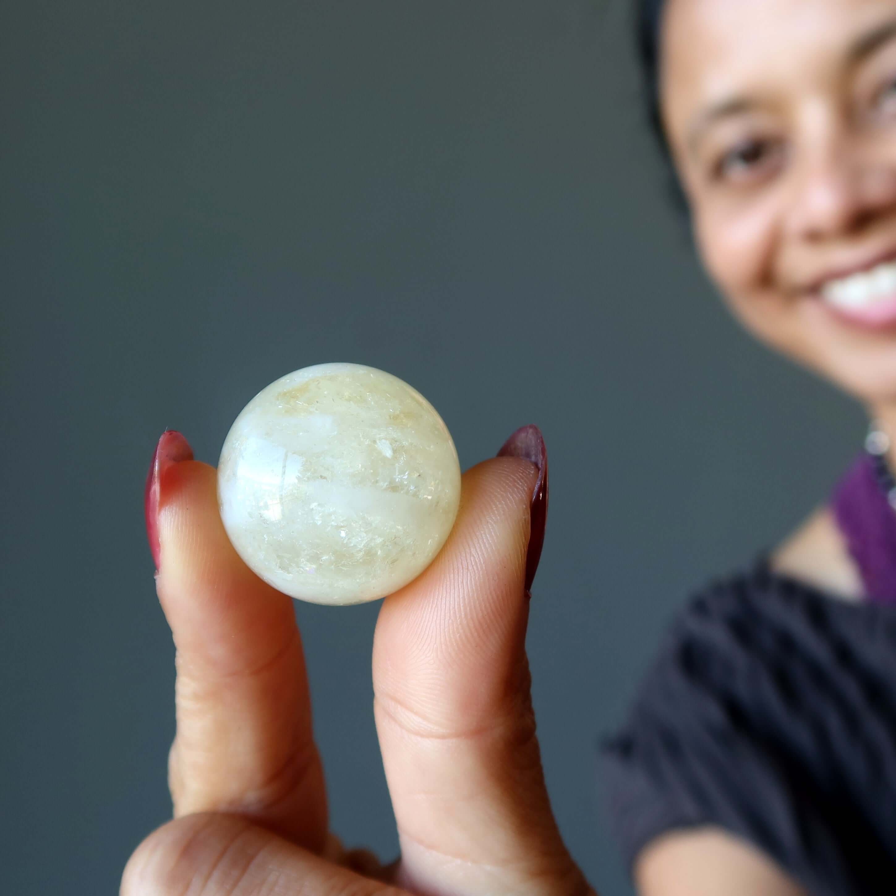 Sphère de citrine roulante : Boule de cristal d'abondance