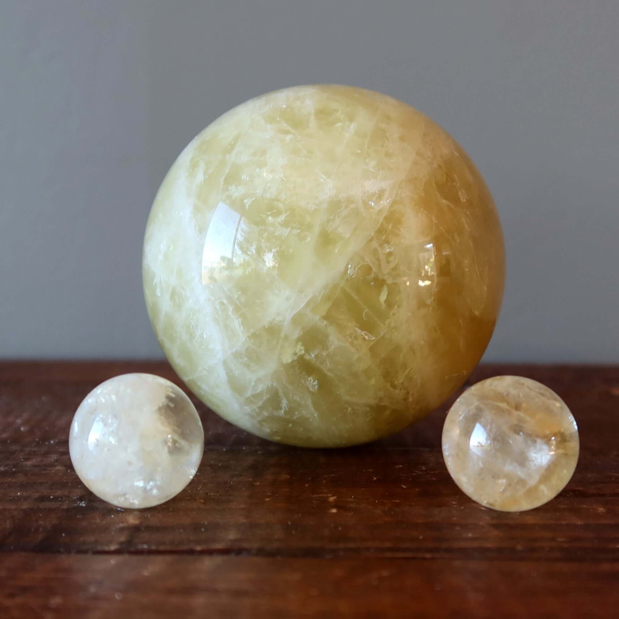 Sphère de citrine roulante : Boule de cristal d'abondance