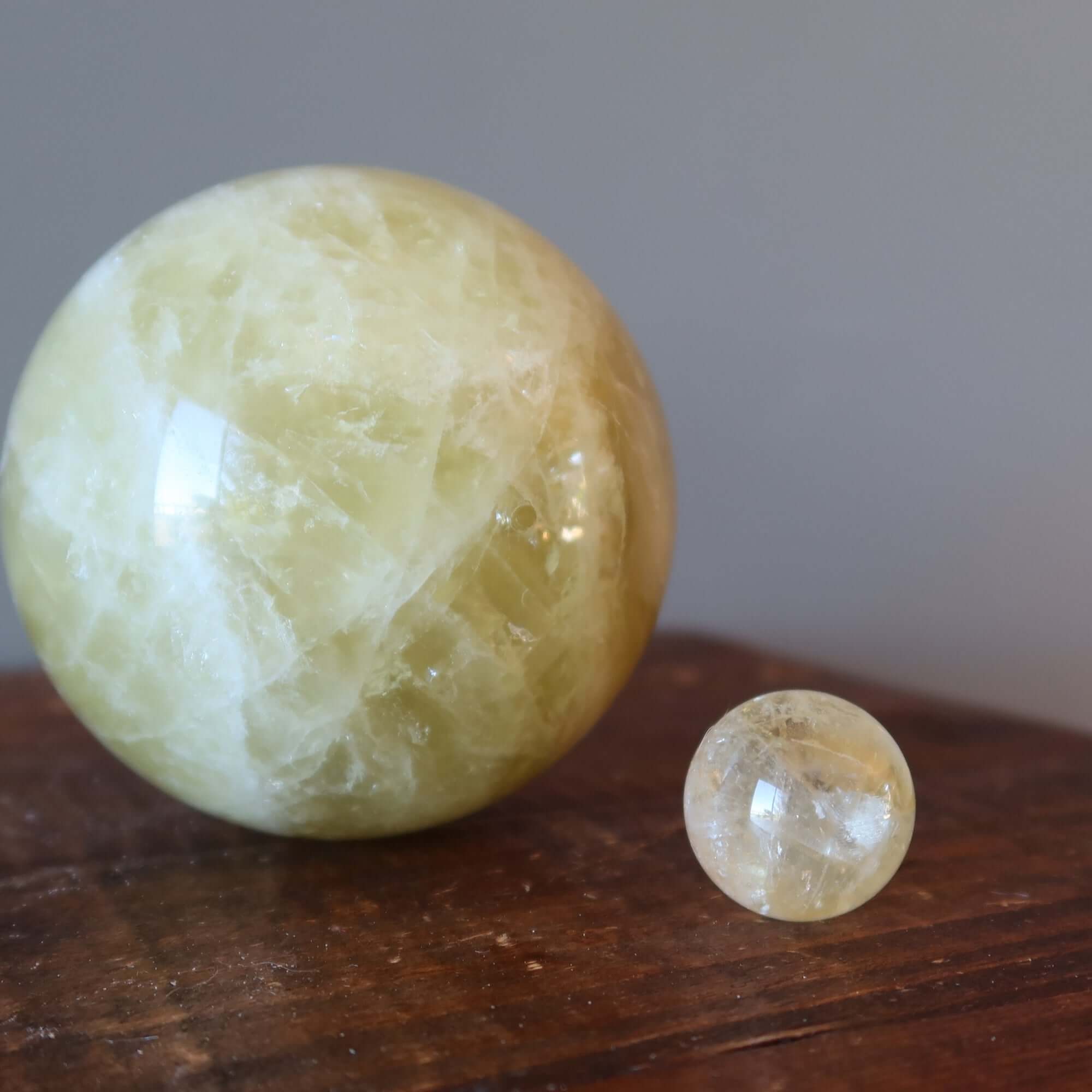 Sphère de citrine roulante : Boule de cristal d'abondance
