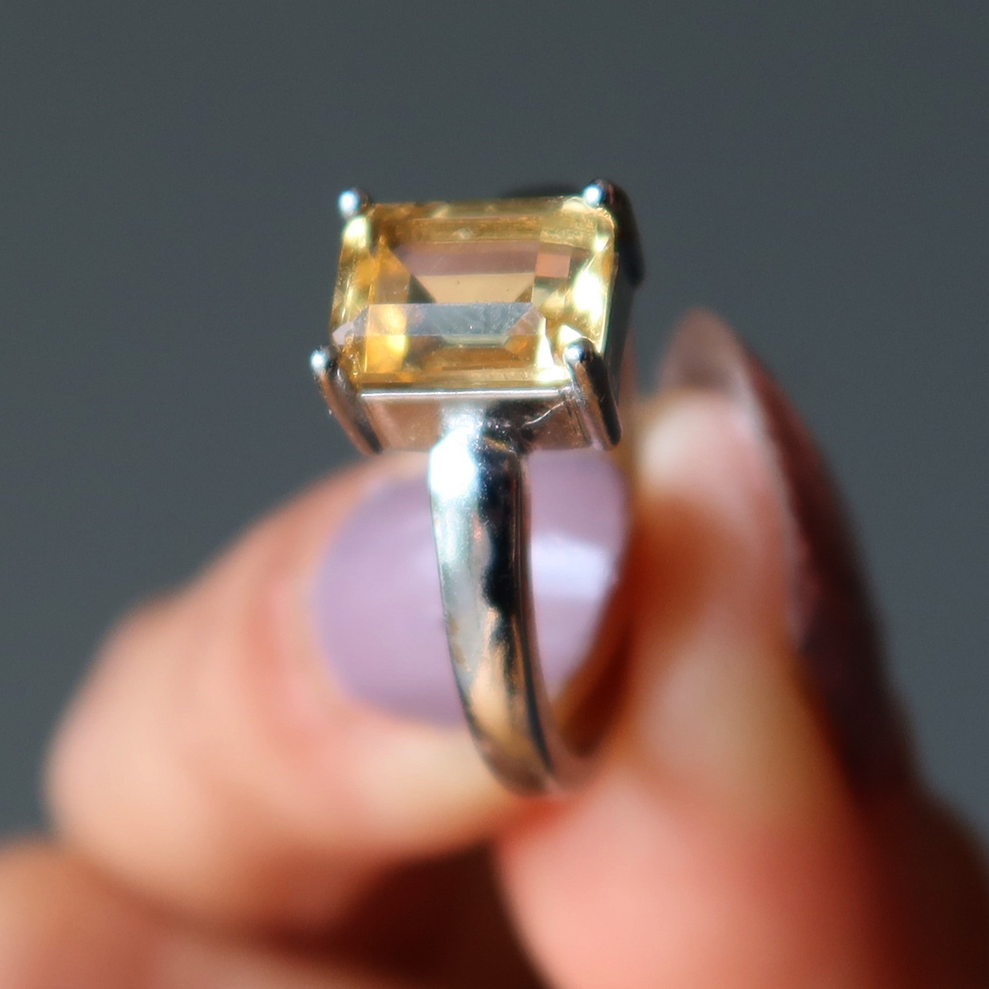Bague Citrine Rectangle Facettée Pierre Précieuse Argent Blanc