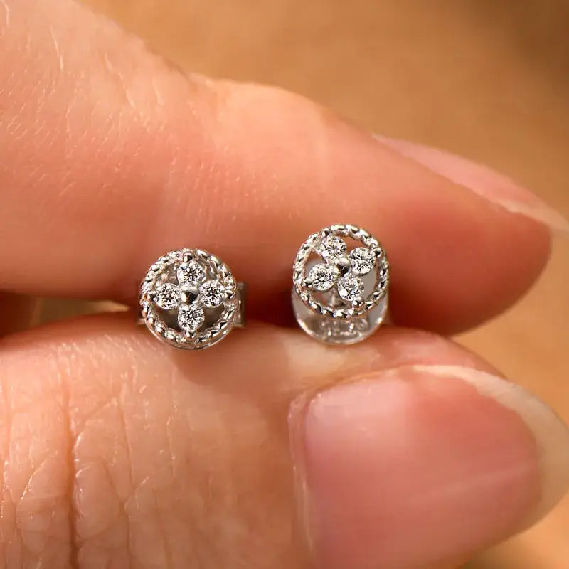 Boucles d'oreilles clous rondes en moissanite couleur D en argent sterling 925 pour femme, idéales pour les fêtes