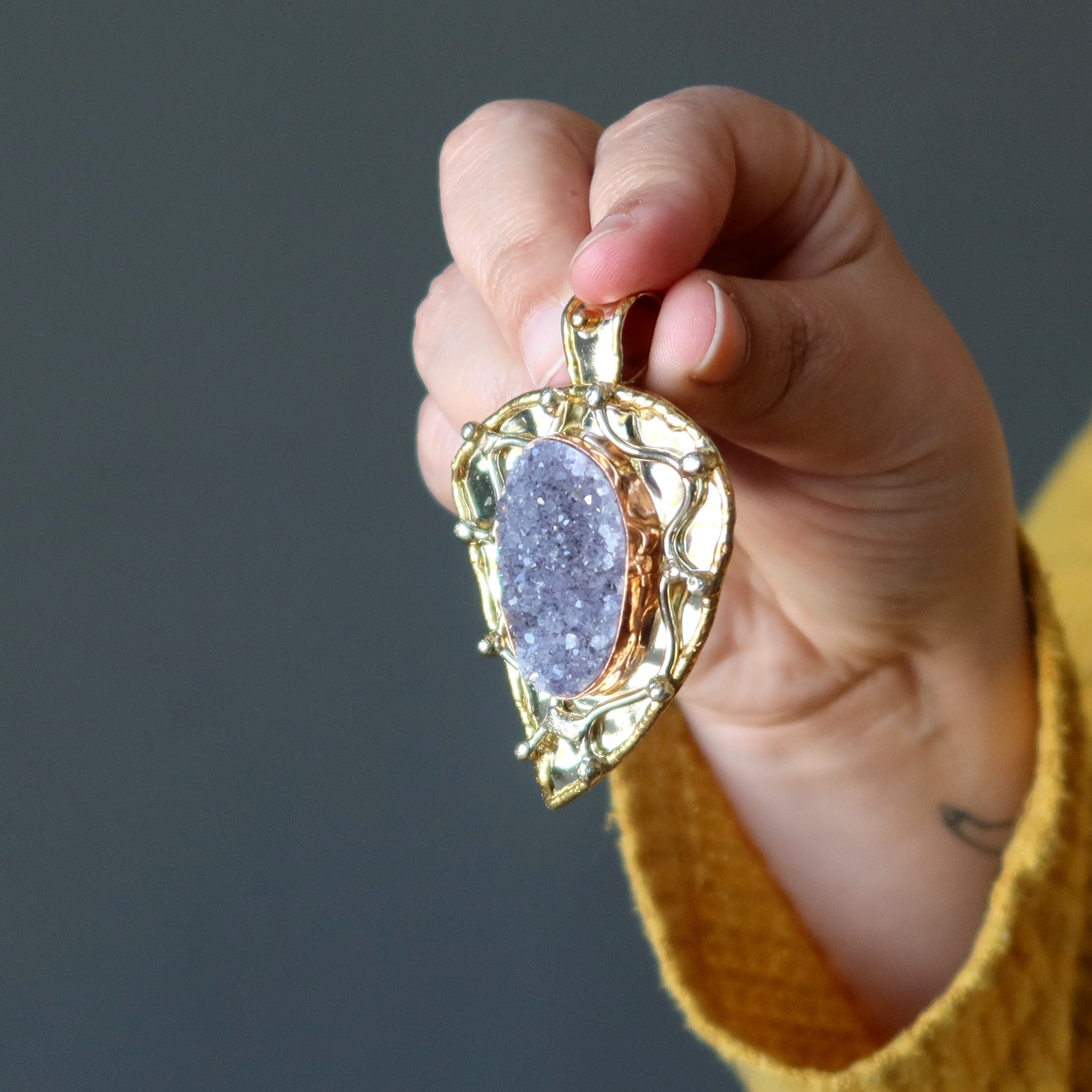 Pendentif en améthyste Signification de la vie Feuille d'or Druzy Cristal