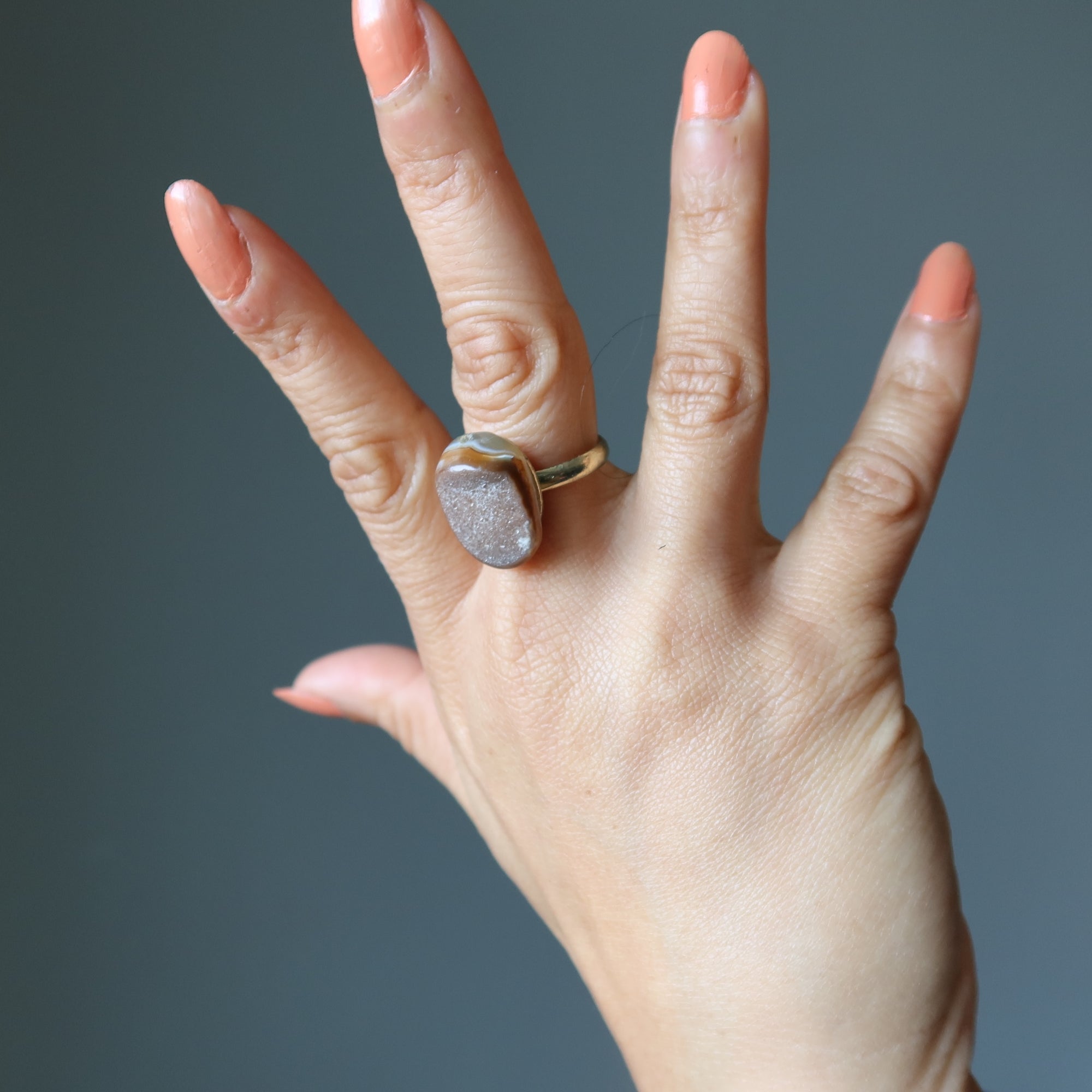 Druzy Quartz Ring Sparkling Strong Style Agate on Gold Size 8-9