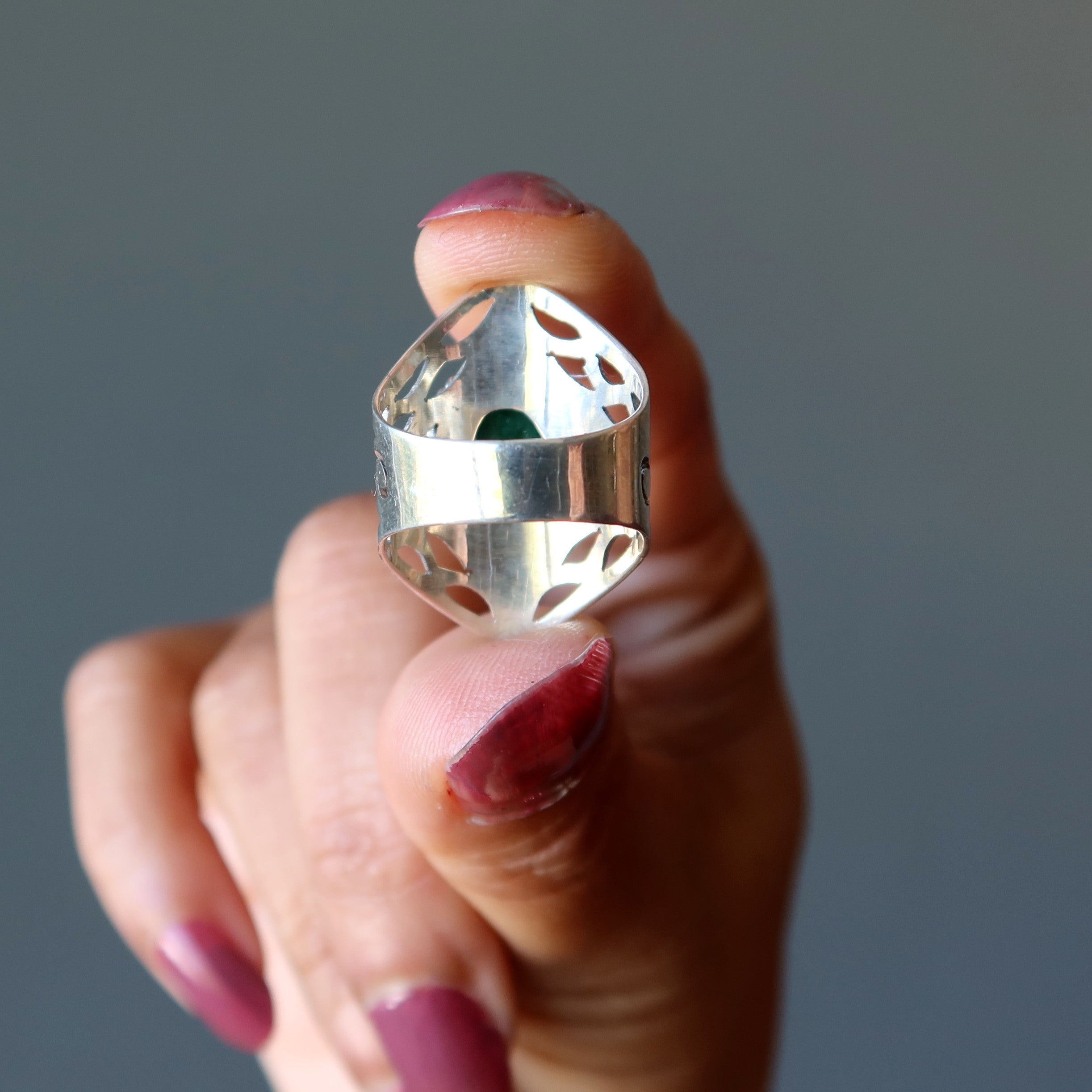 Smaragdring Sattes Grün Herrscher Sterlingsilber Größe 5.75