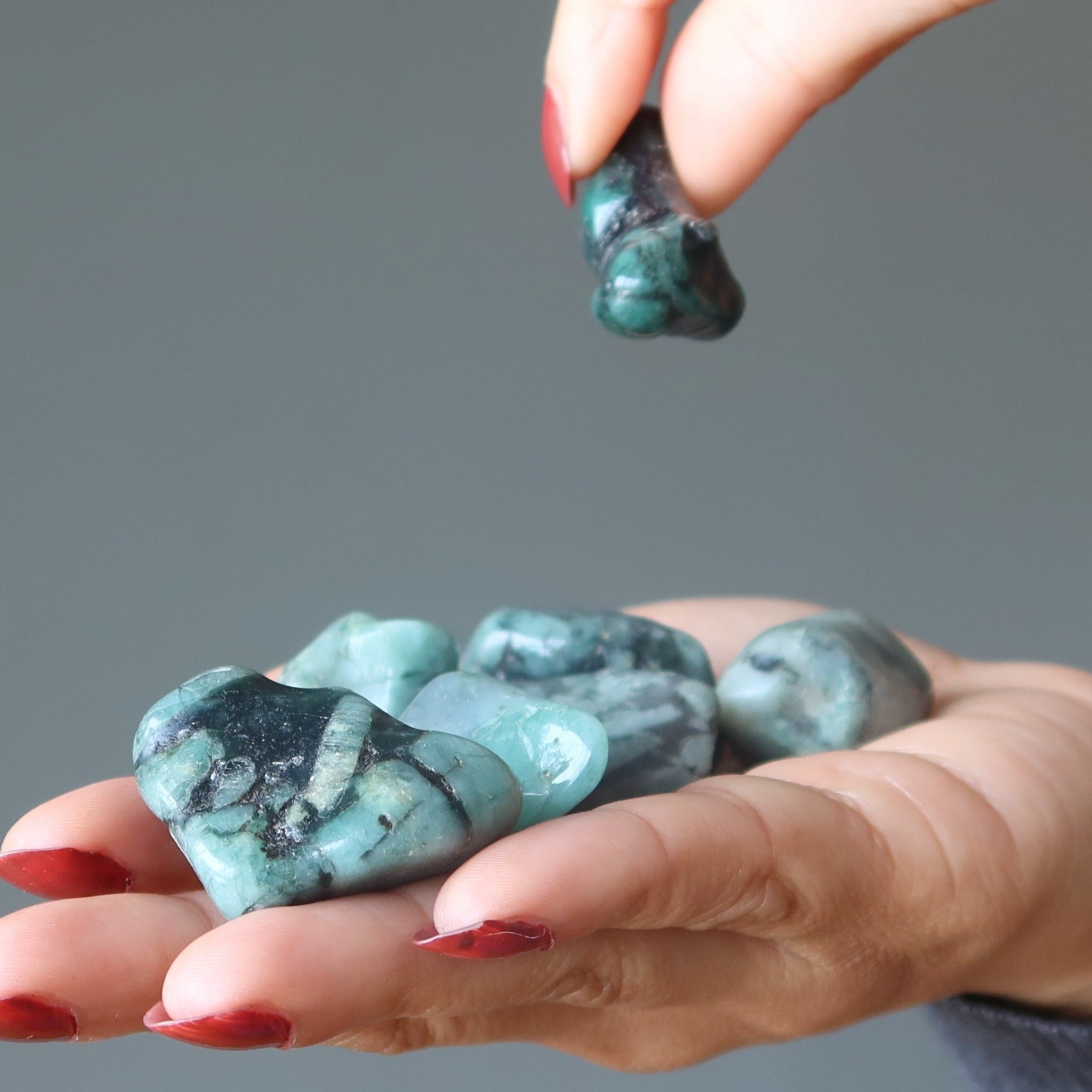 Emerald Tumbled Stone Green Royal Ritual Crystal