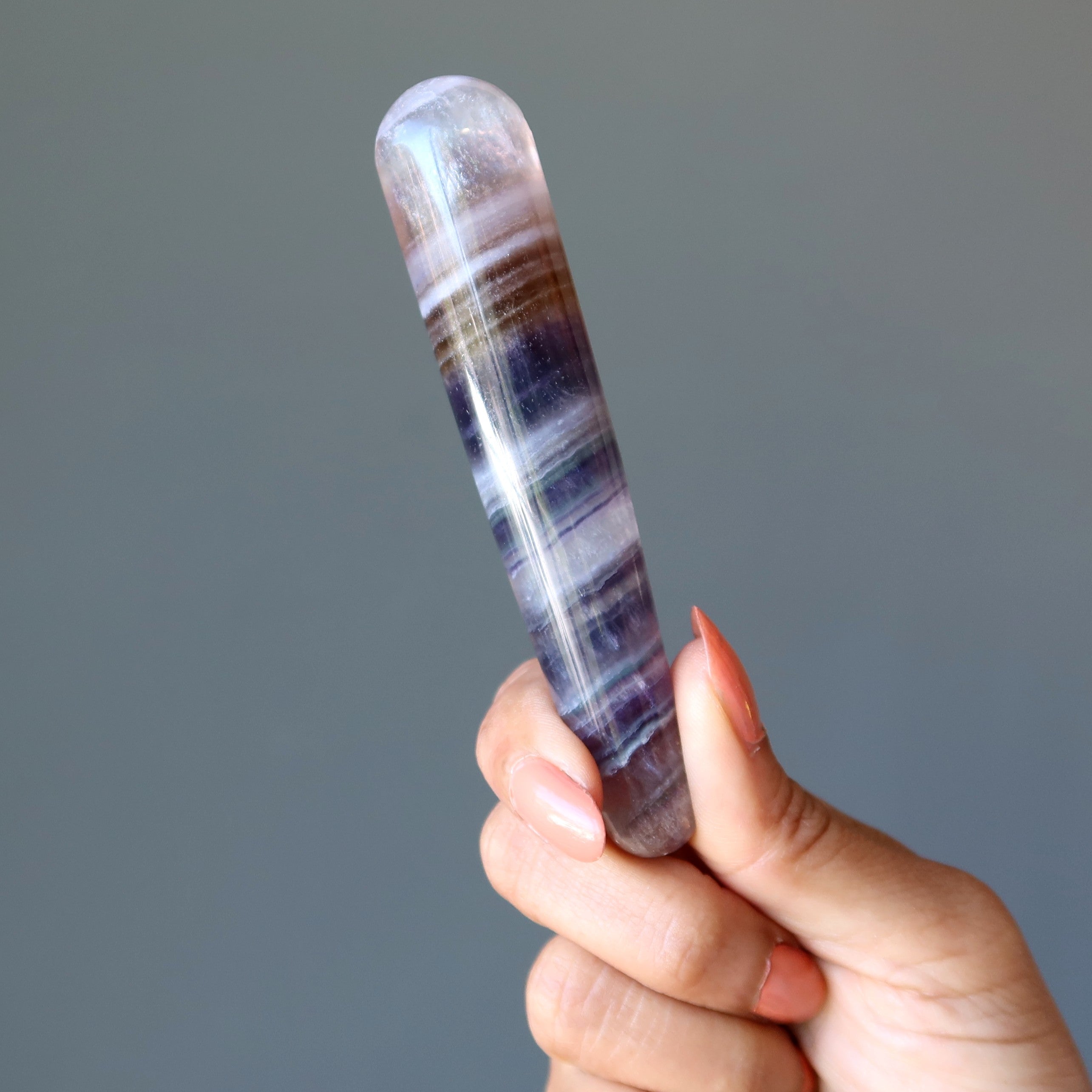 Baguette de massage en fluorine incroyable, rayée, pour la guérison par les cristaux et le soulagement du stress