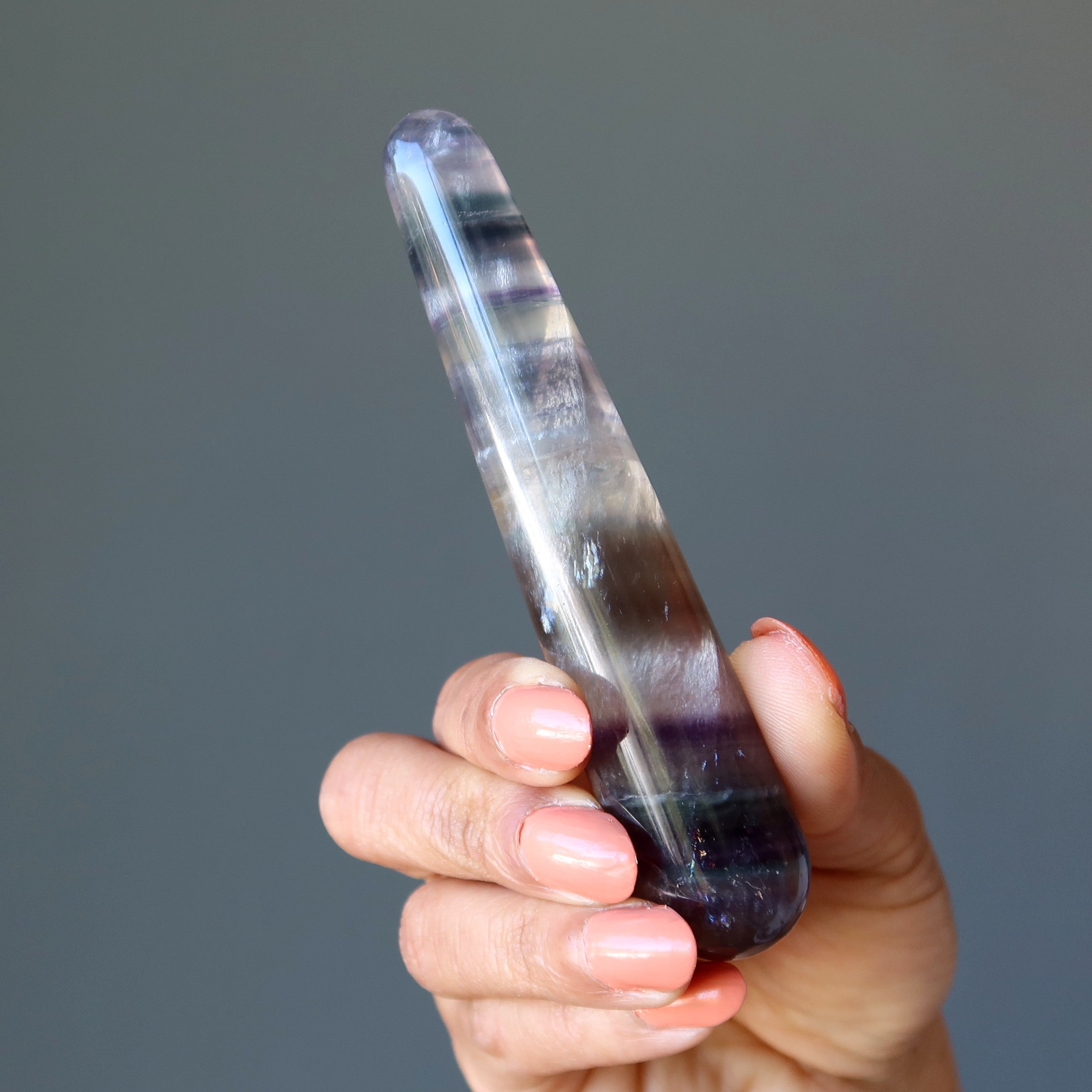 Baguette de massage en fluorine incroyable, rayée, pour la guérison par les cristaux et le soulagement du stress