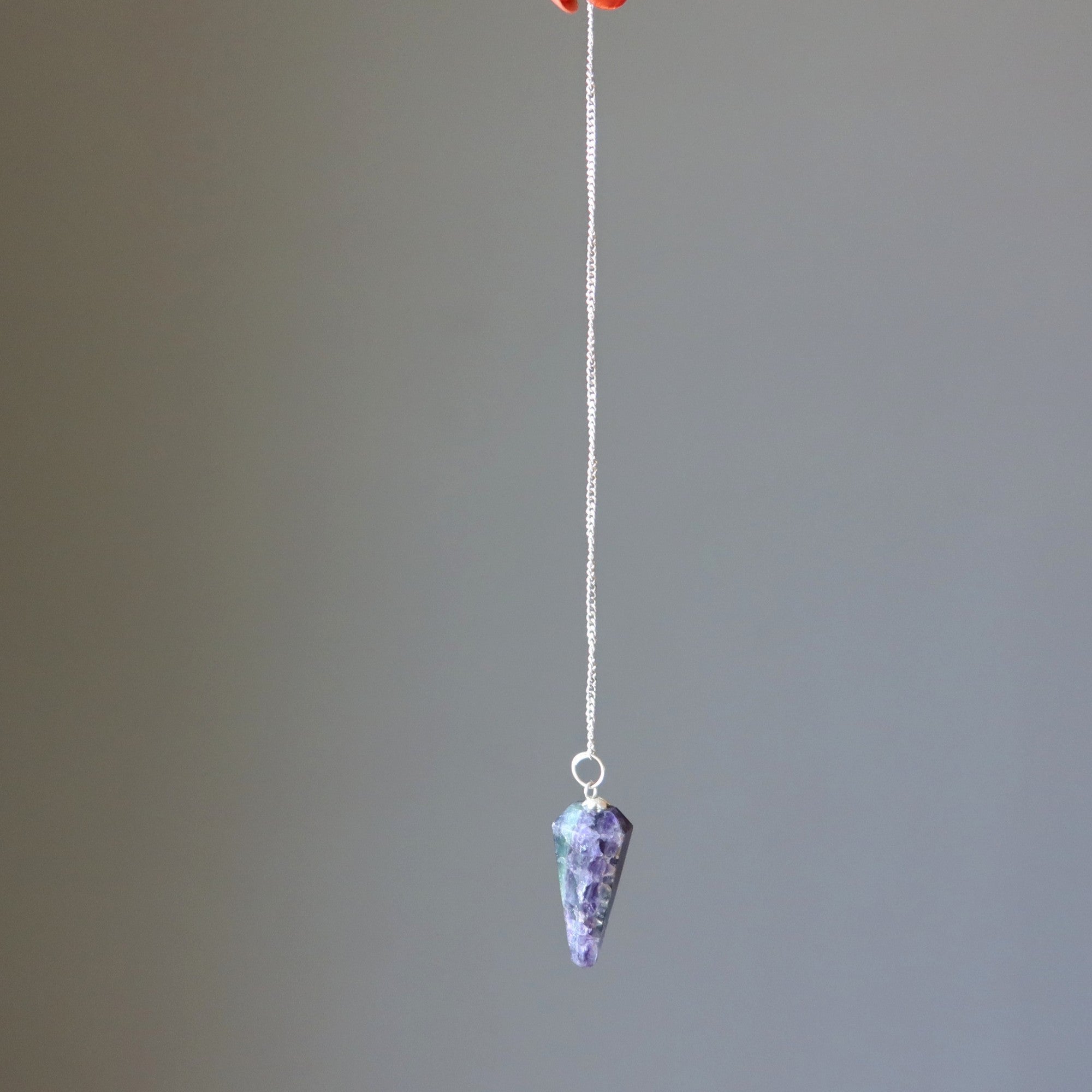 Pendentif en fluorite violette et verte, cristal de focalisation