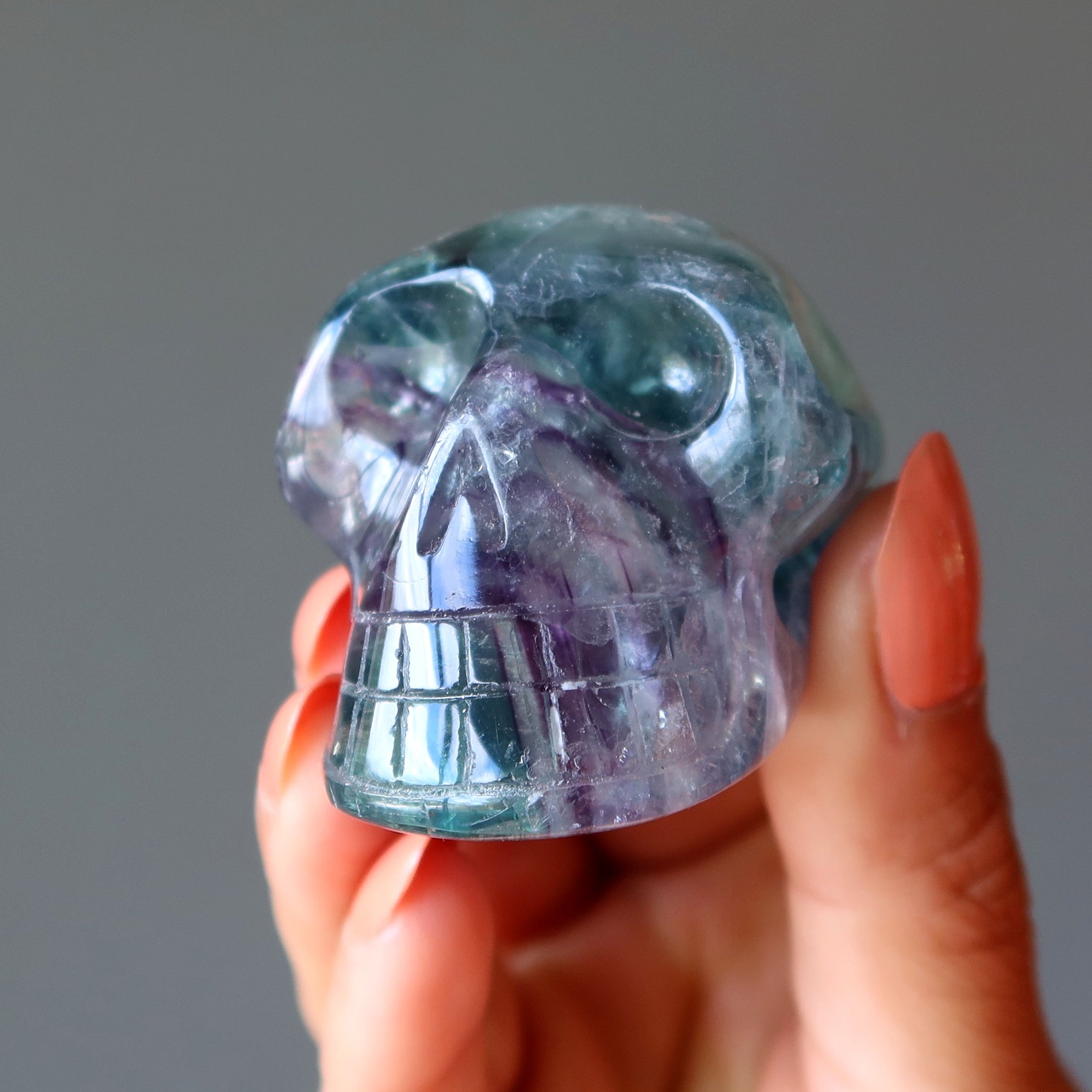 Fluorit Totenkopf Regenbogen Geist Channeling Kristallfigur