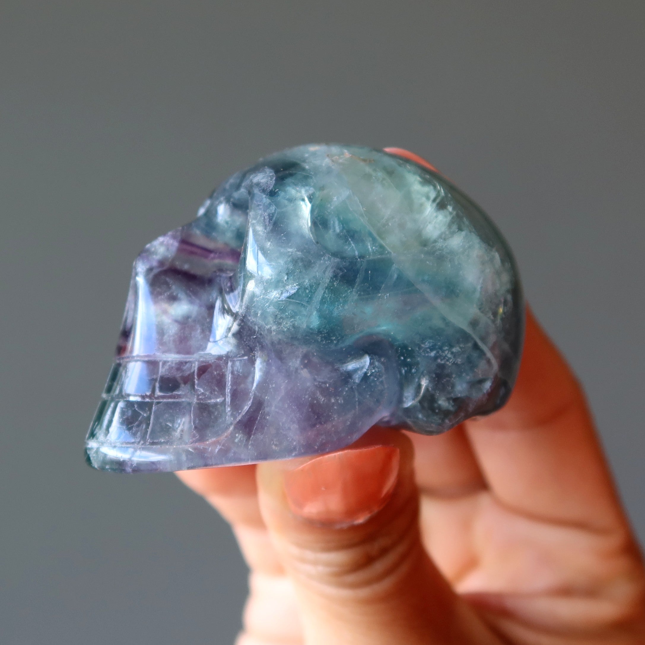 Fluorit Totenkopf Regenbogen Geist Channeling Kristallfigur