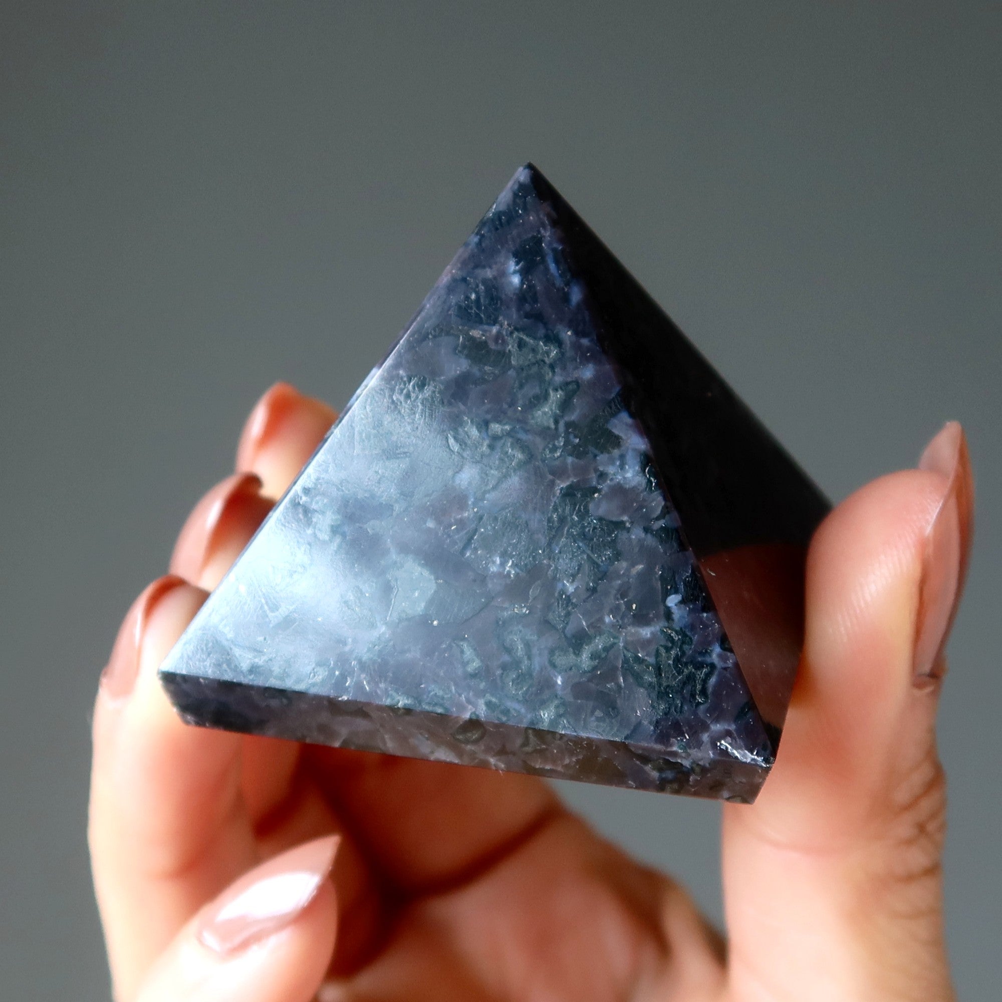 Gabbro Pyramide Mitternachts-Kunst Indigo Mystischer Merlinit