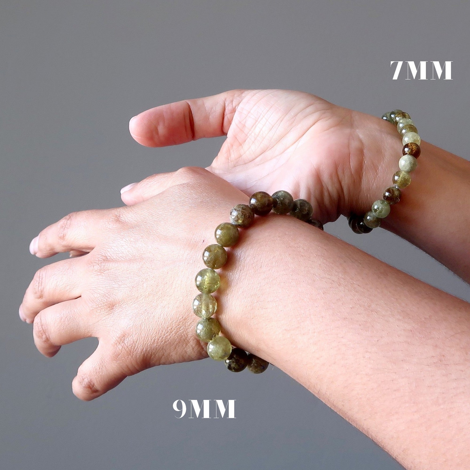 Bracelet en grenat rare, gemme grossulaire verte, jeunesse éternelle