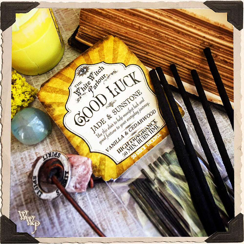 VIEL GLÜCK Elixier RÄUCHERSTÄBCHEN. 20er-Pack. Duft von Vanille, Zedernholz. Gesegnet von Sonnenstein-Jadekristallen.