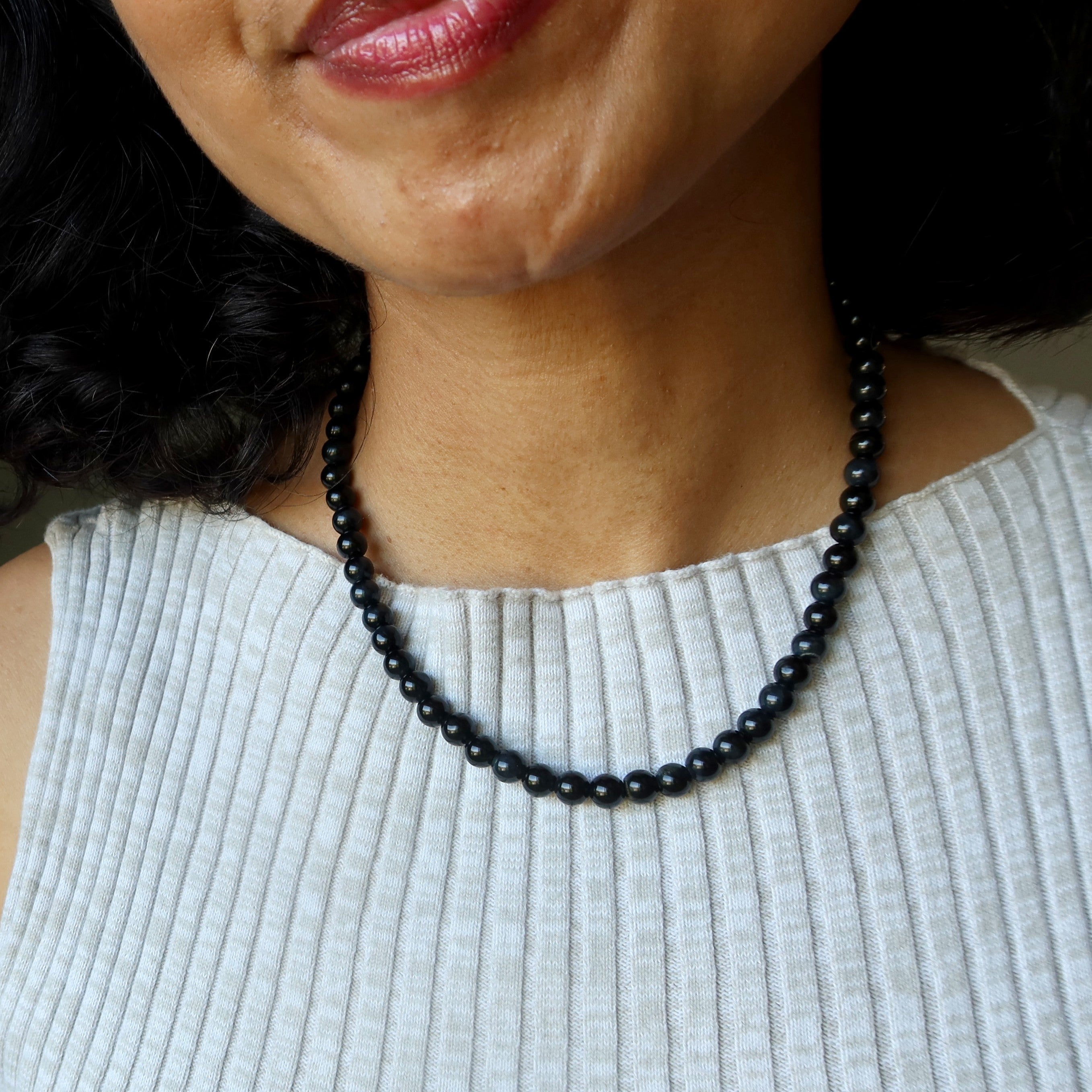 Collier Œil de Faucon Perles Pierres Précieuses Vole Haut