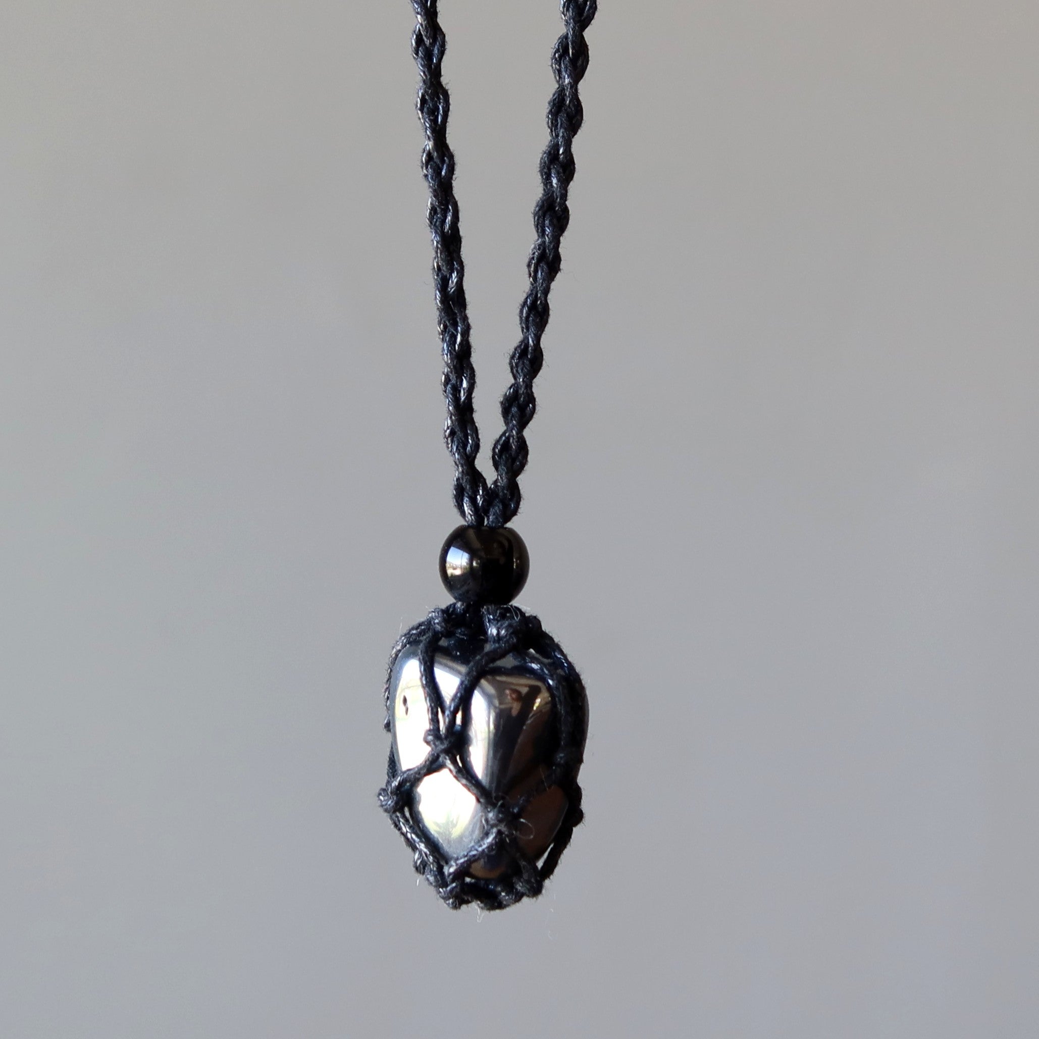 Collier en hématite, pierre de protection, macramé