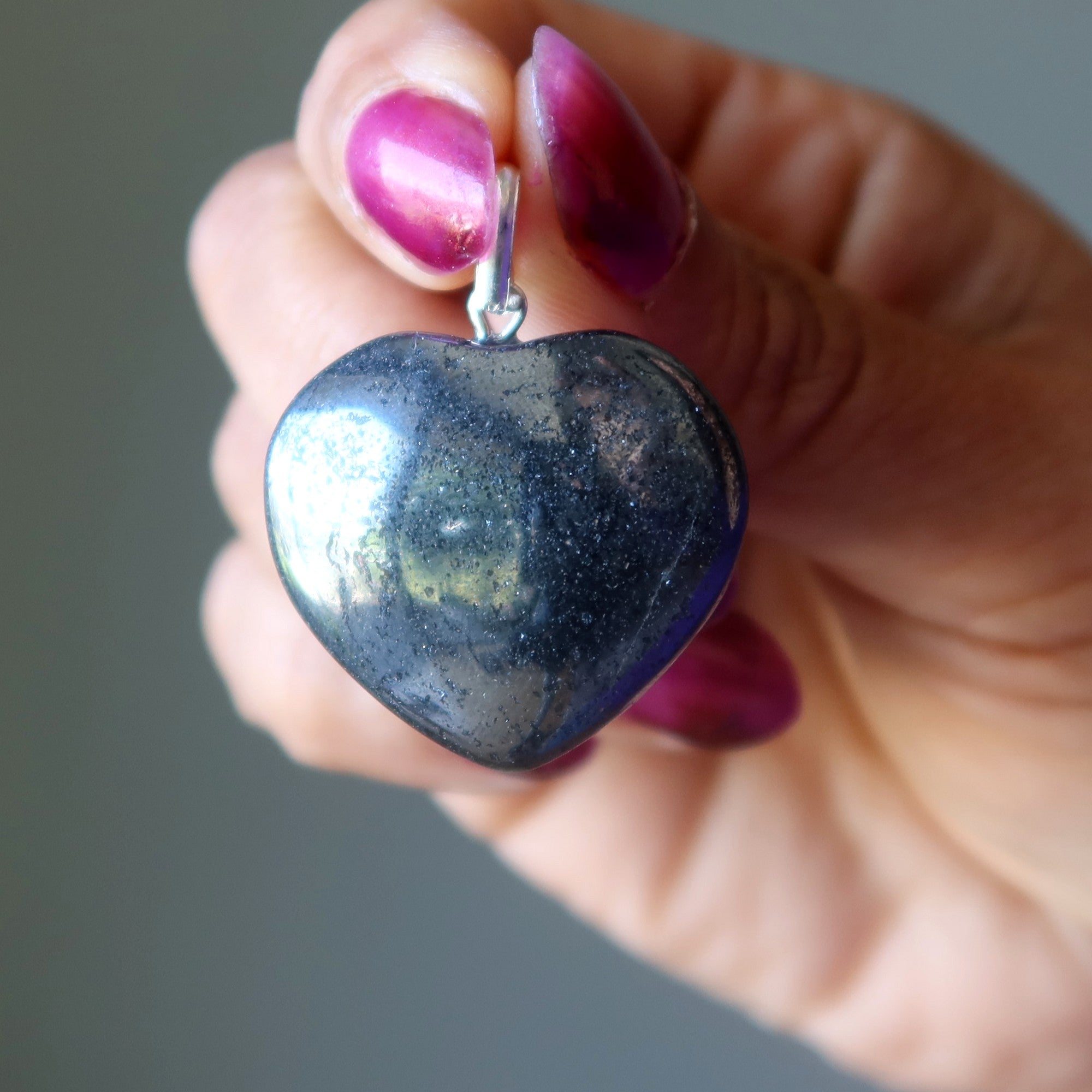 Pendentif Hématite Mon Cœur Brille en Argent