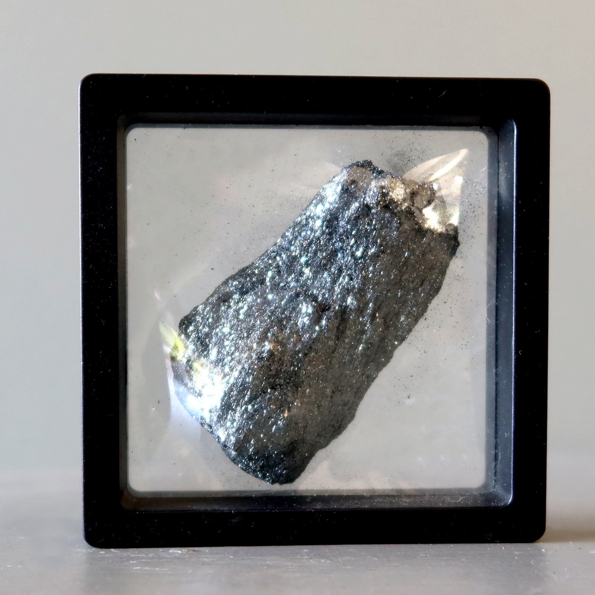 Hématite Pierre brute spéculaire chatoyante