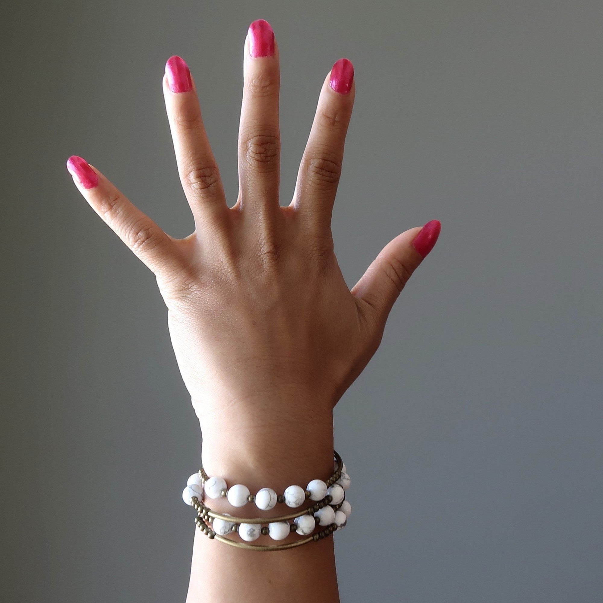 Howlite Bracelet Snow White's Coil Memory Wire Adjustable