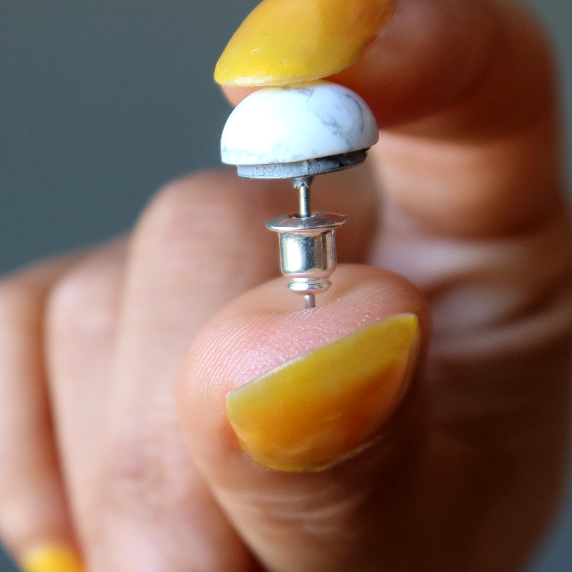Howlith Ohrringe Hübsche kleine weiße Edelsteine Ohrstecker Silber