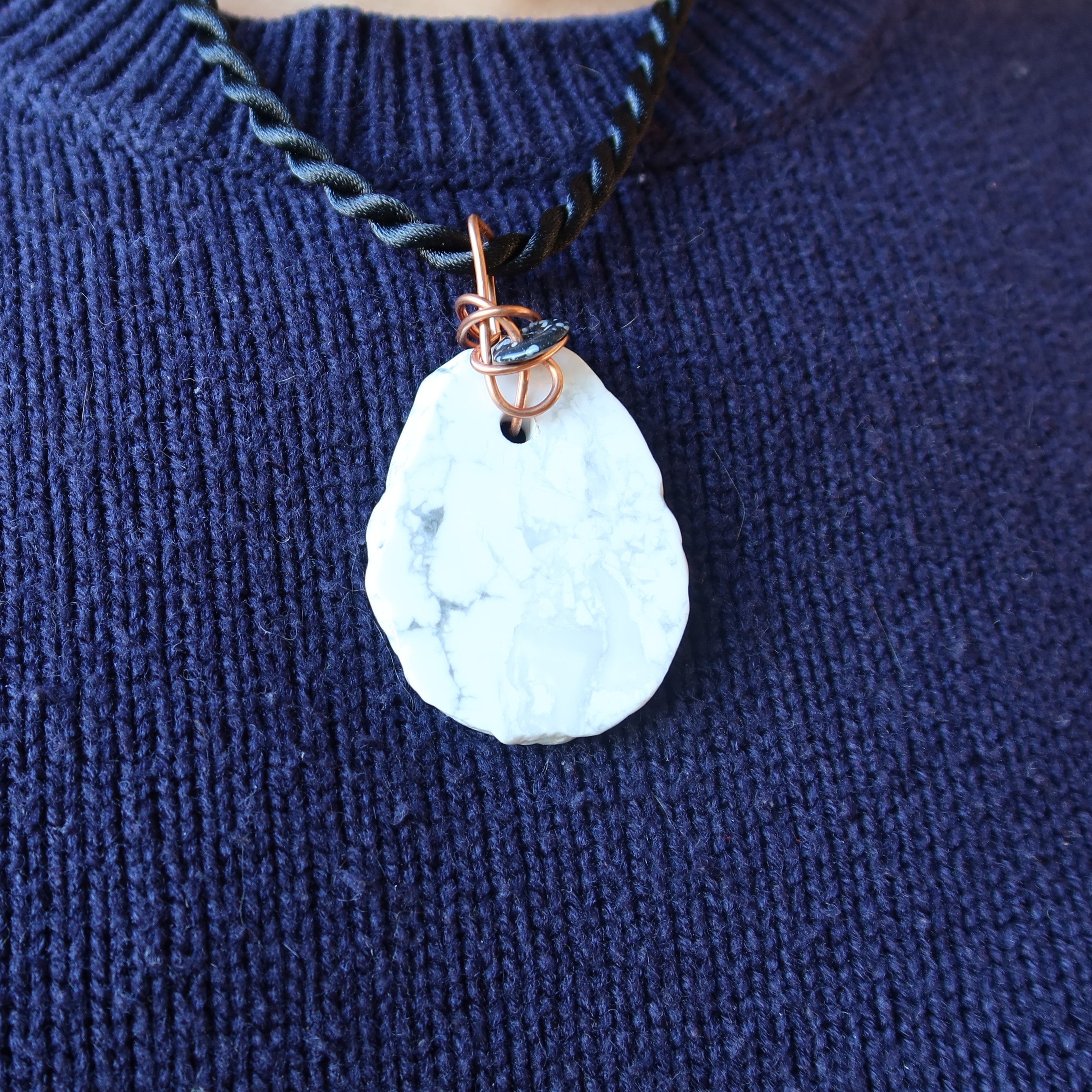 Collier Howlite Pierre Apaisante Obsidienne Flocon de Neige