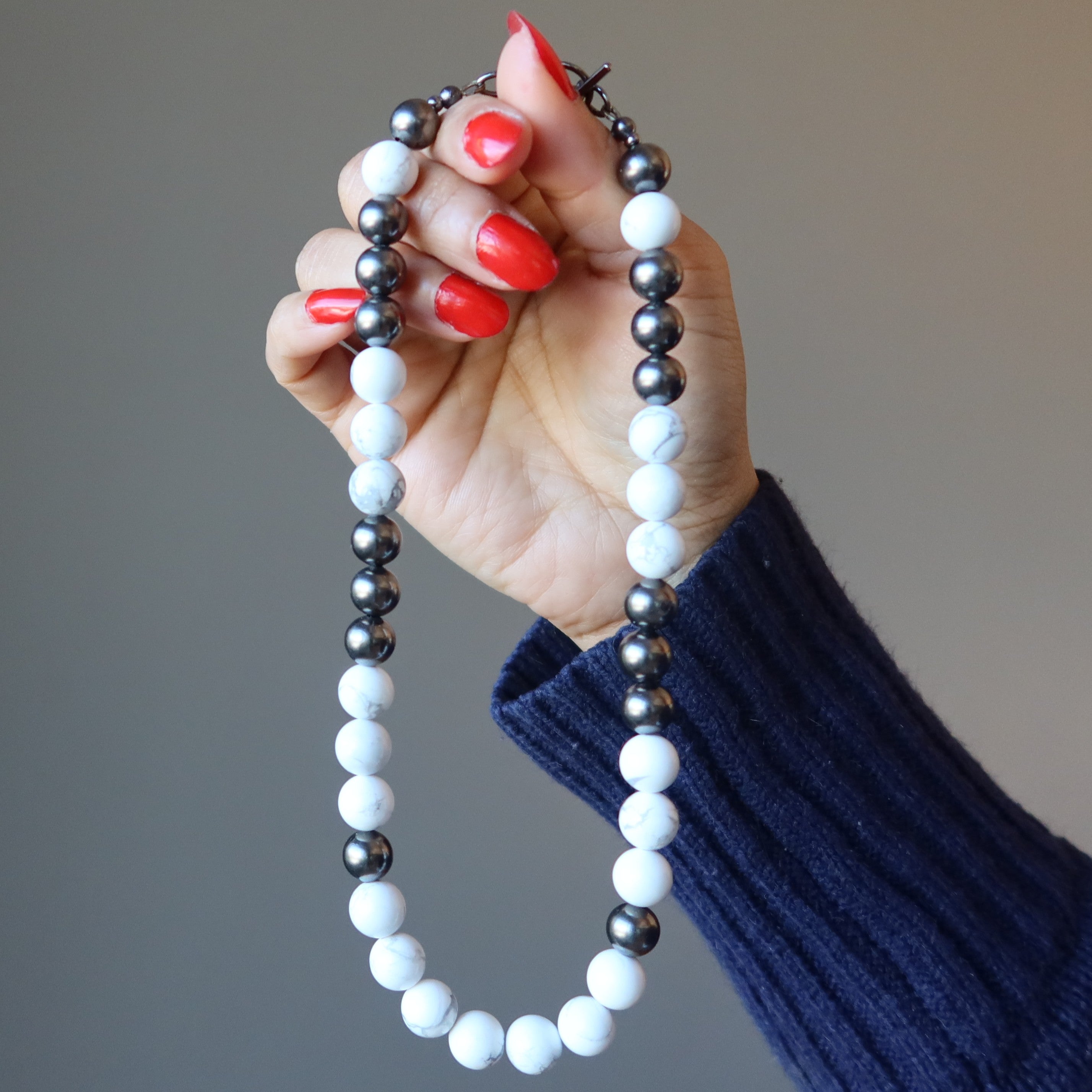 Howlite Necklace White Stones Beaded Gunmetal