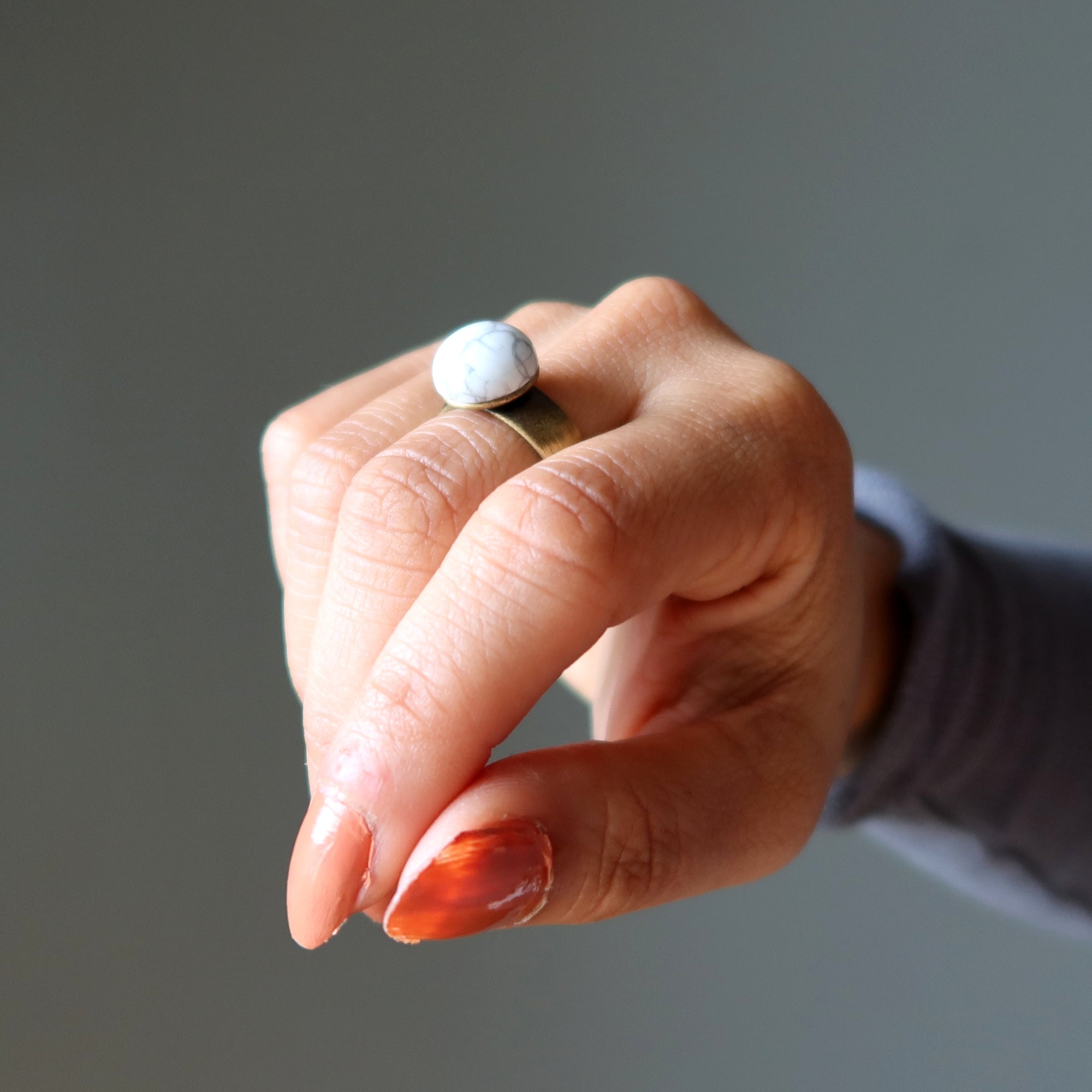 Howlith Ring Schicksal an meinem Finger Rund Antikes Messing Größe 7.25