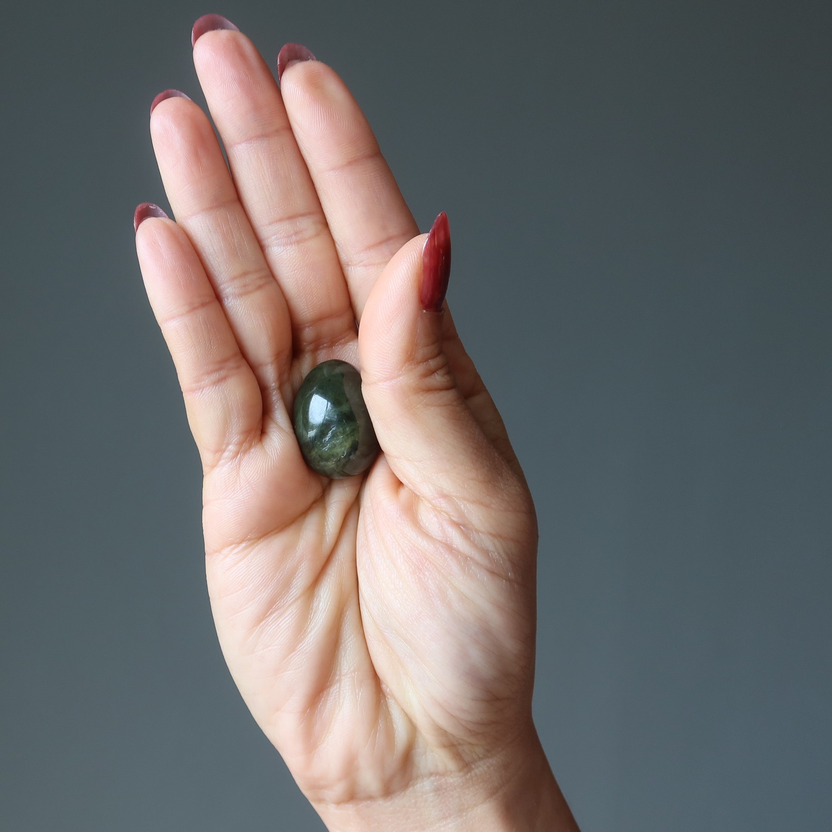 Œuf de Yoni Néphrite Verte Mon Constructeur de Nid d'Argent Pierre Précieuse