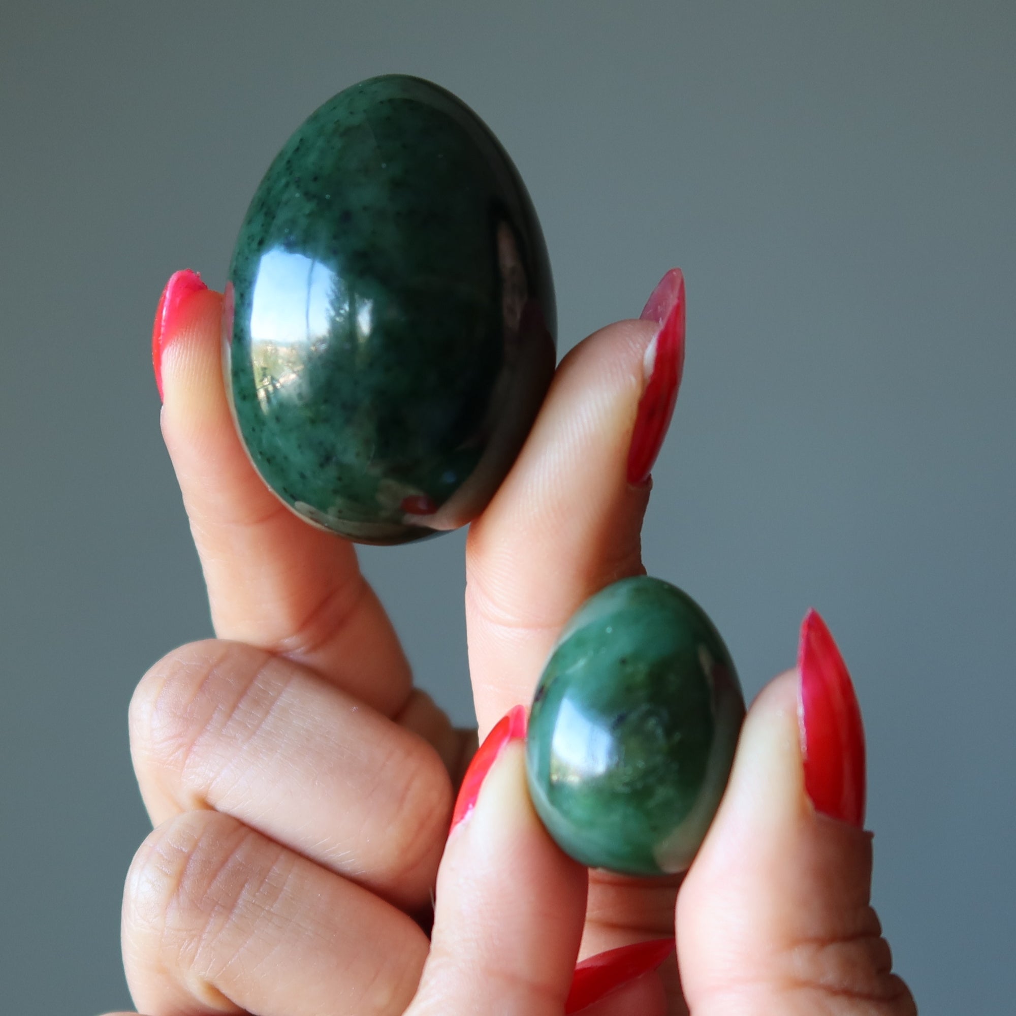 Œuf de Yoni Néphrite Verte Mon Constructeur de Nid d'Argent Pierre Précieuse