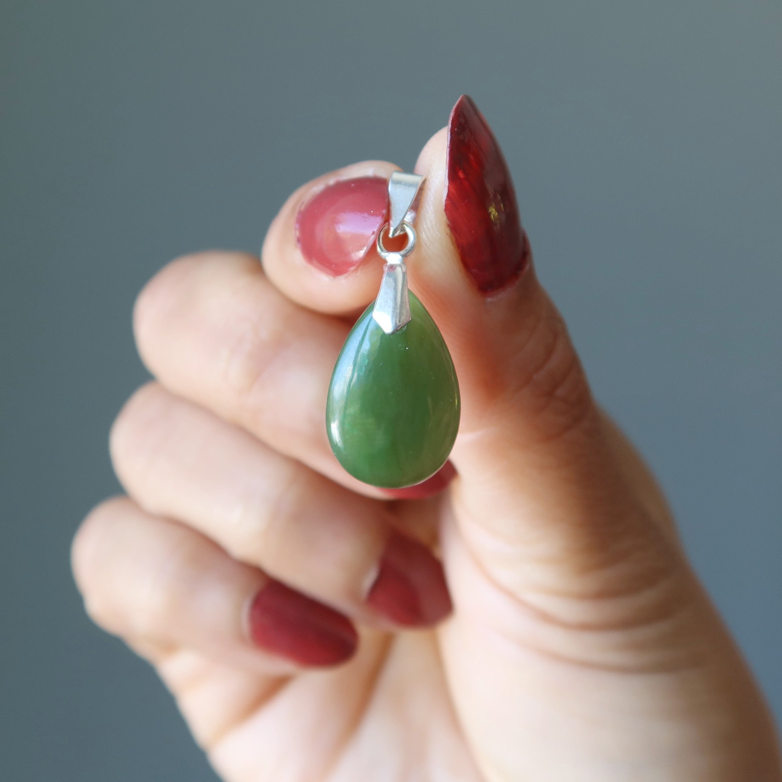 Pendentif de Jade Jour de Chance Néphrite Verte Argent Sterling