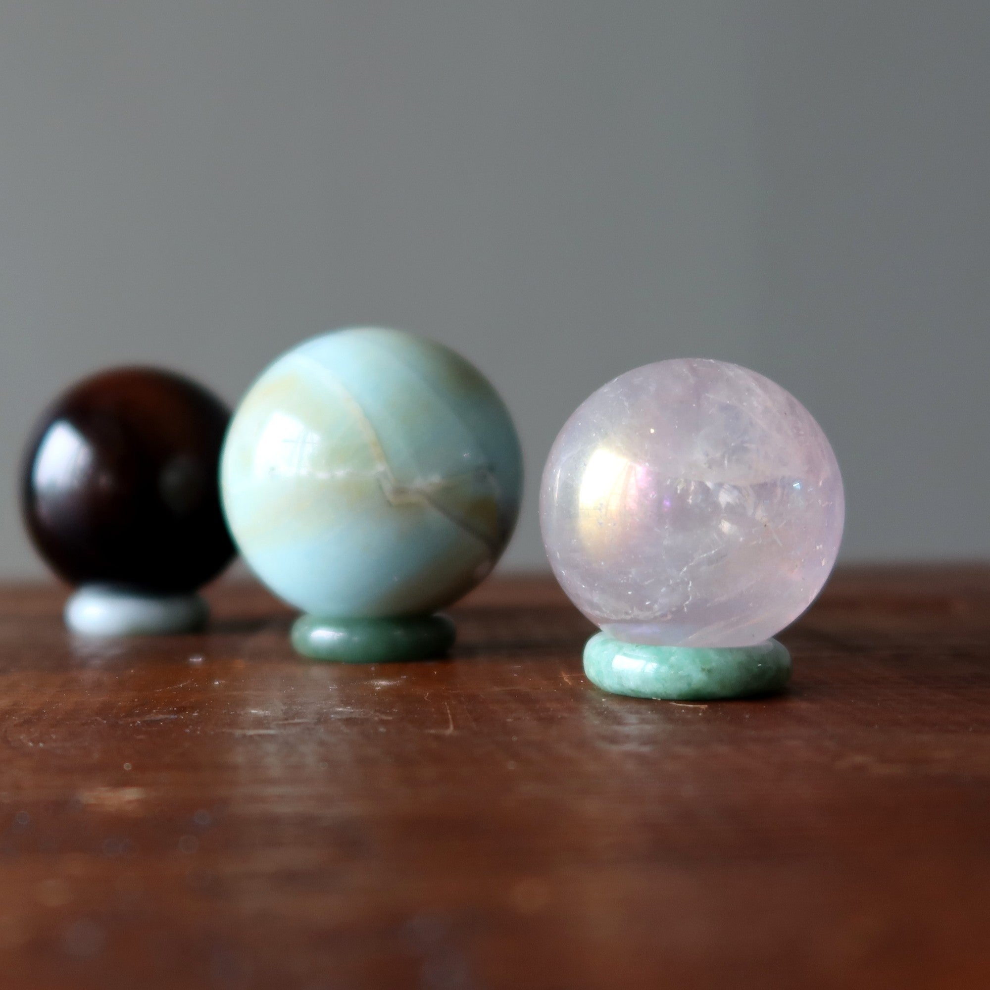 Présentoir 3 anneaux de jade pour boule, œuf et pierres