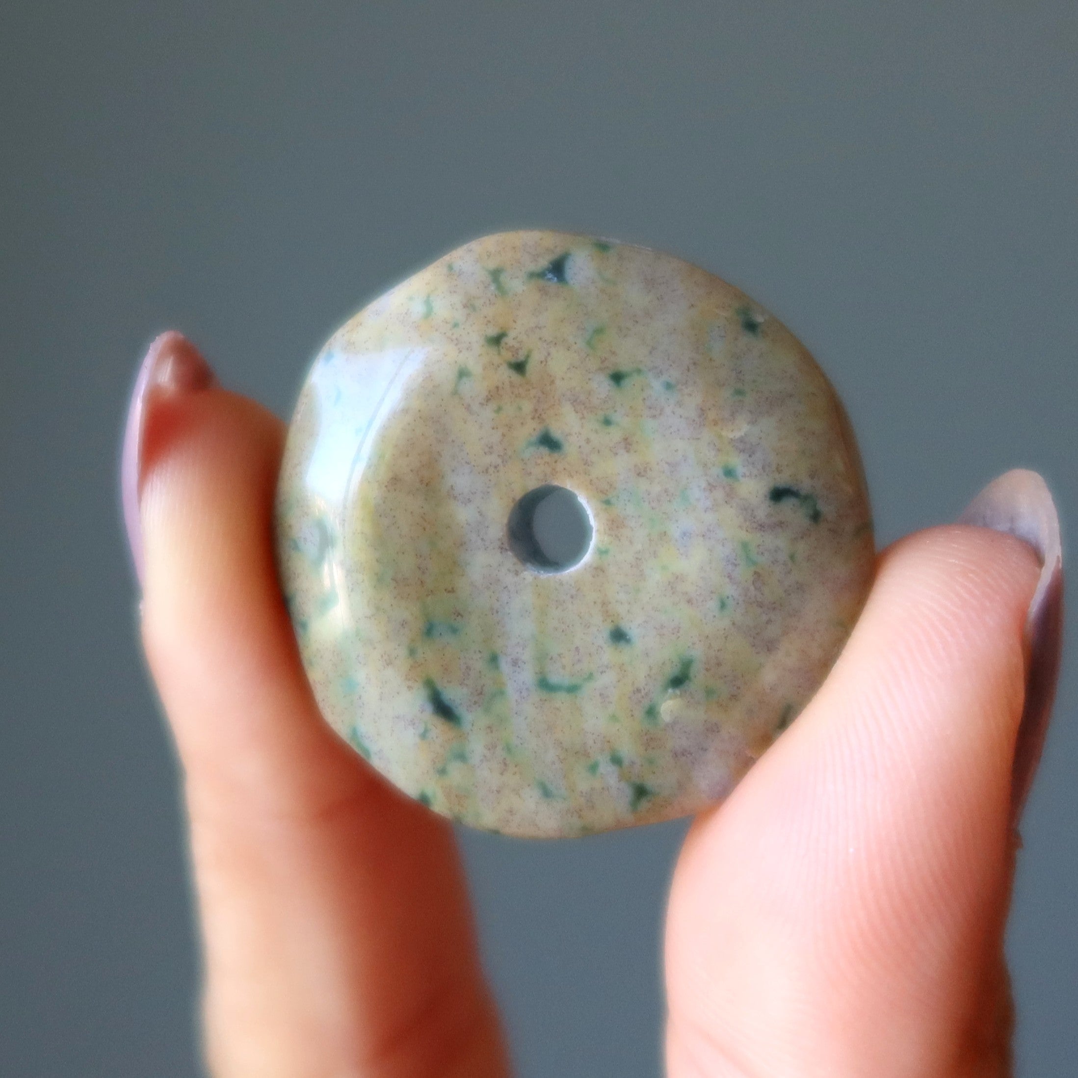 Brauner Jaspis Edelstein Donut mit Beobachter-Schlaufe