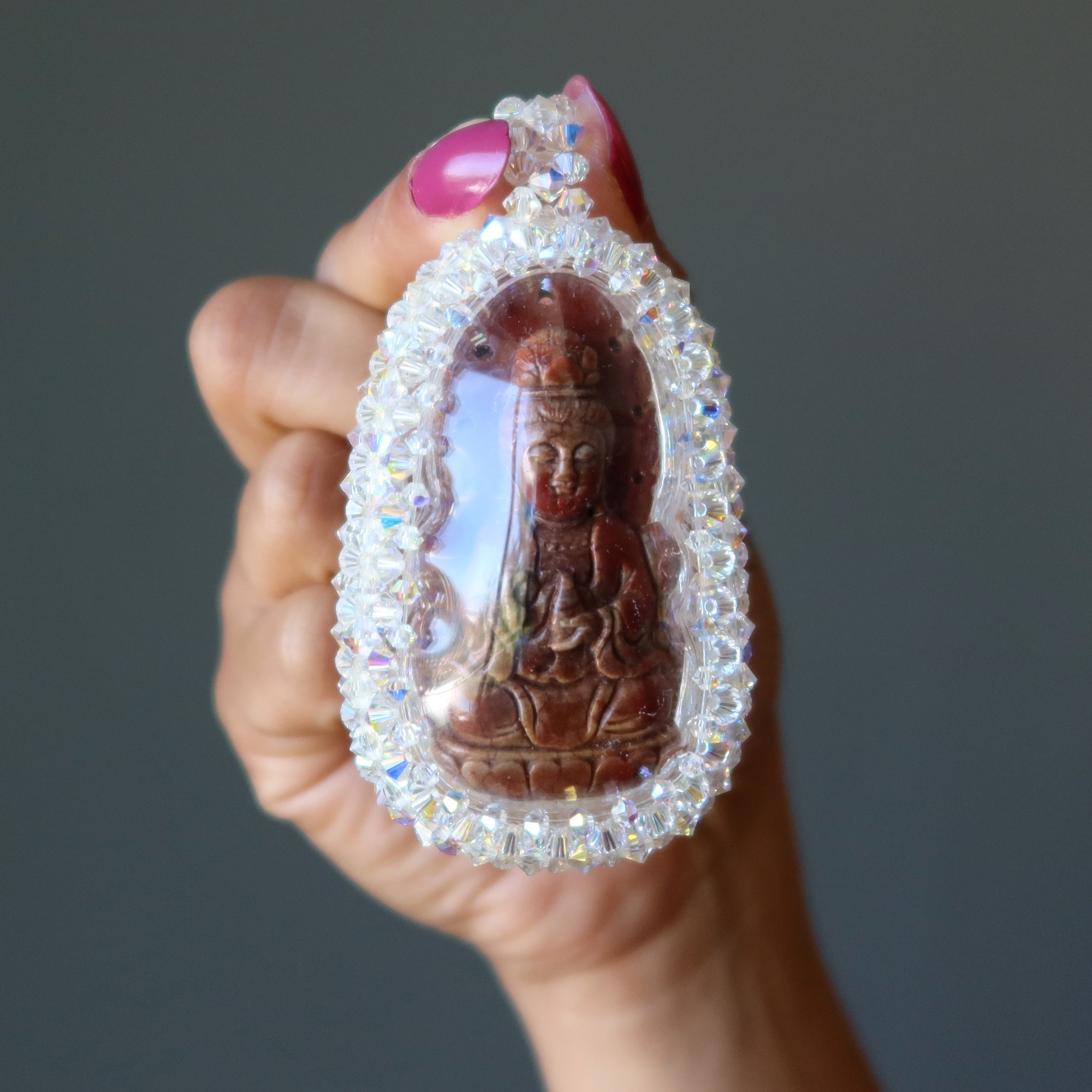 Pendentif Jaspe Rouge Kwan Yin Cristal Swarovski