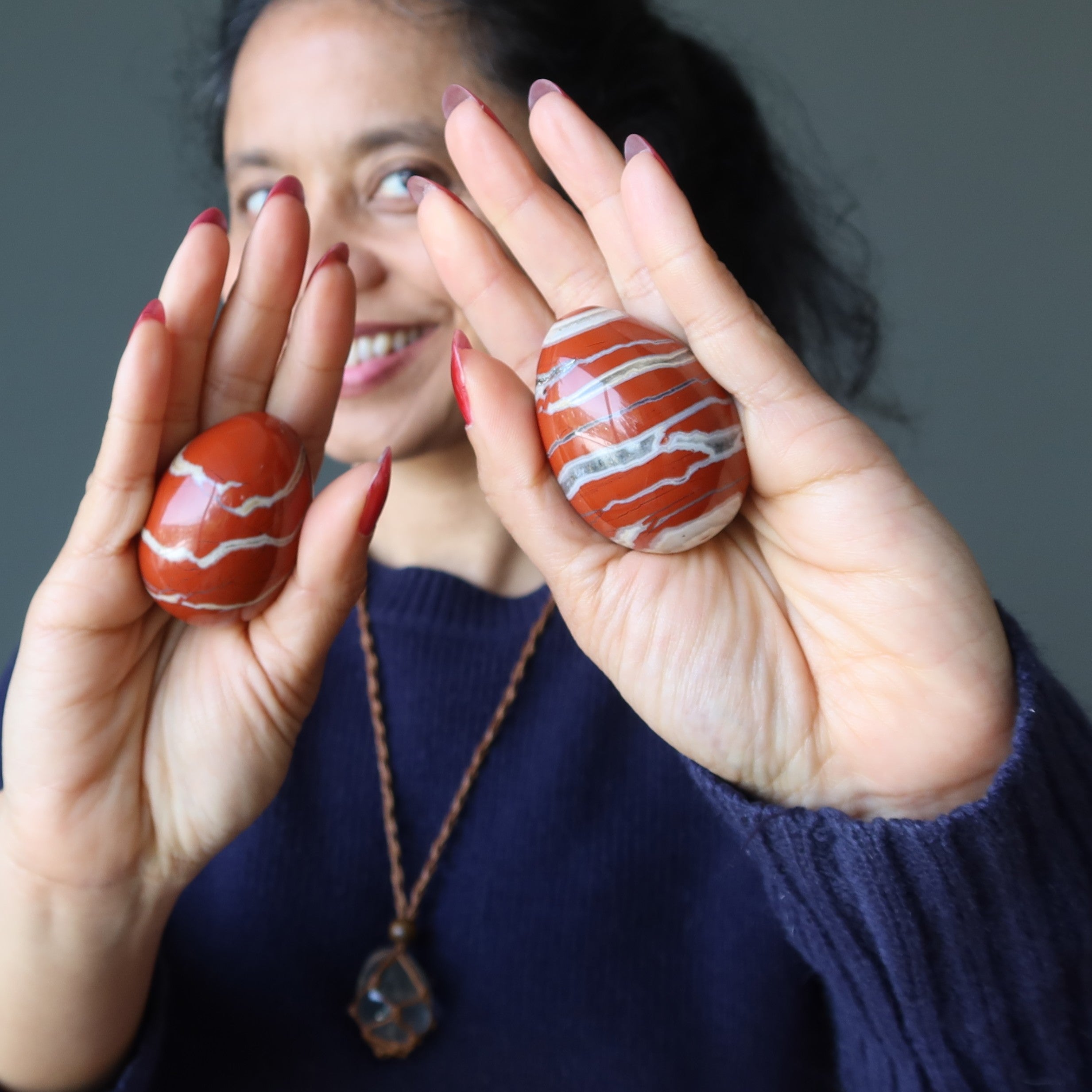 Roter Jaspis-Ei Kundalini Spiritueller gestreifter Stein
