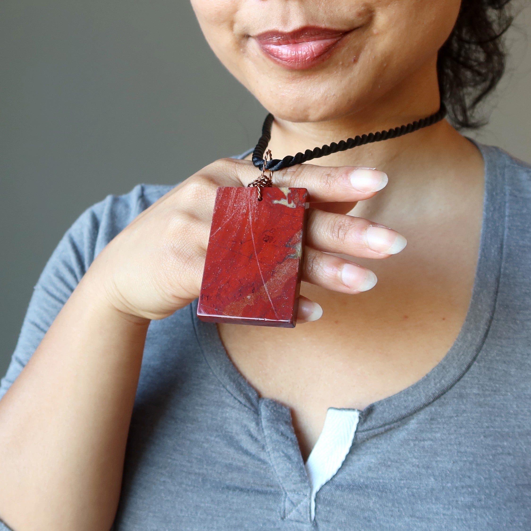 Collier en Jaspe Rouge, grande énergie, rectangulaire, en cuivre avec pierre précieuse