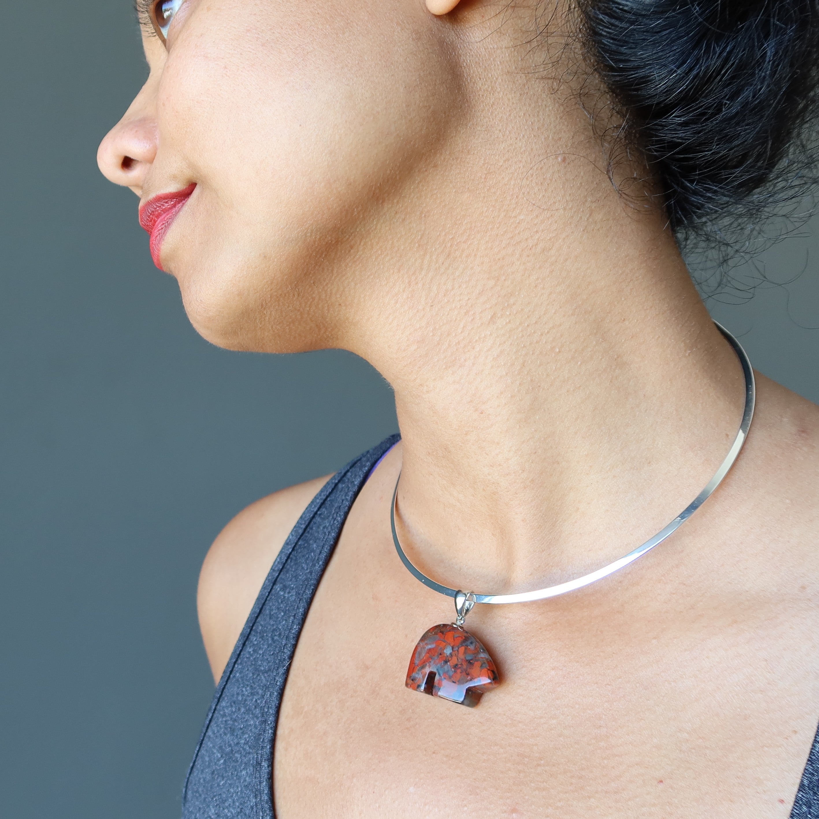 Roter Jaspis Halskette Schutzbär Silber Choker