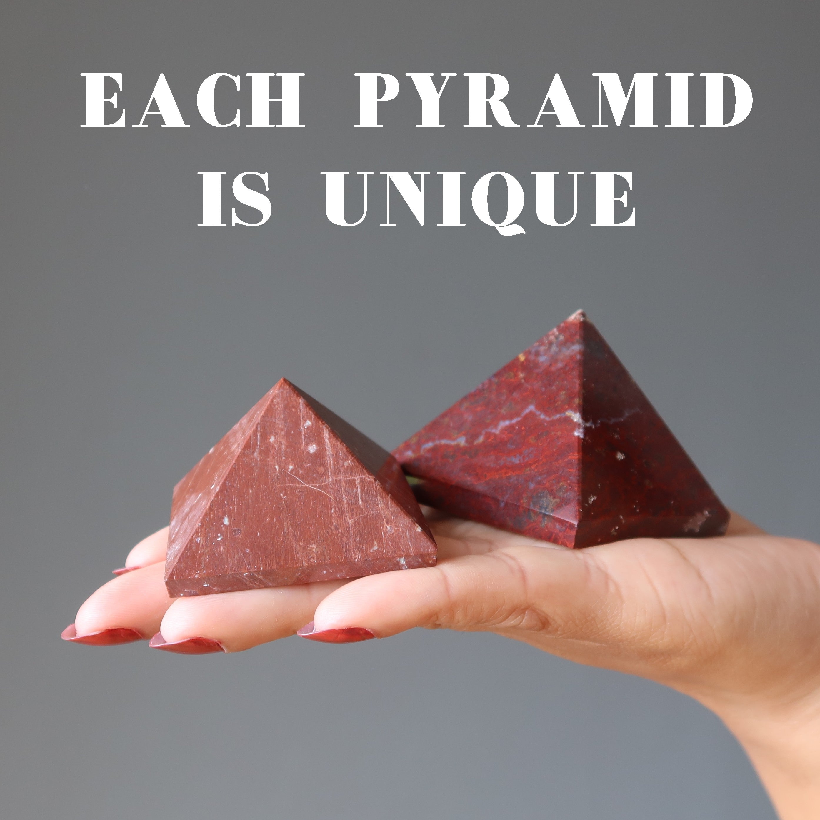 Pyramide en jaspe rouge : énergie du feu, noyau en fusion, cristal