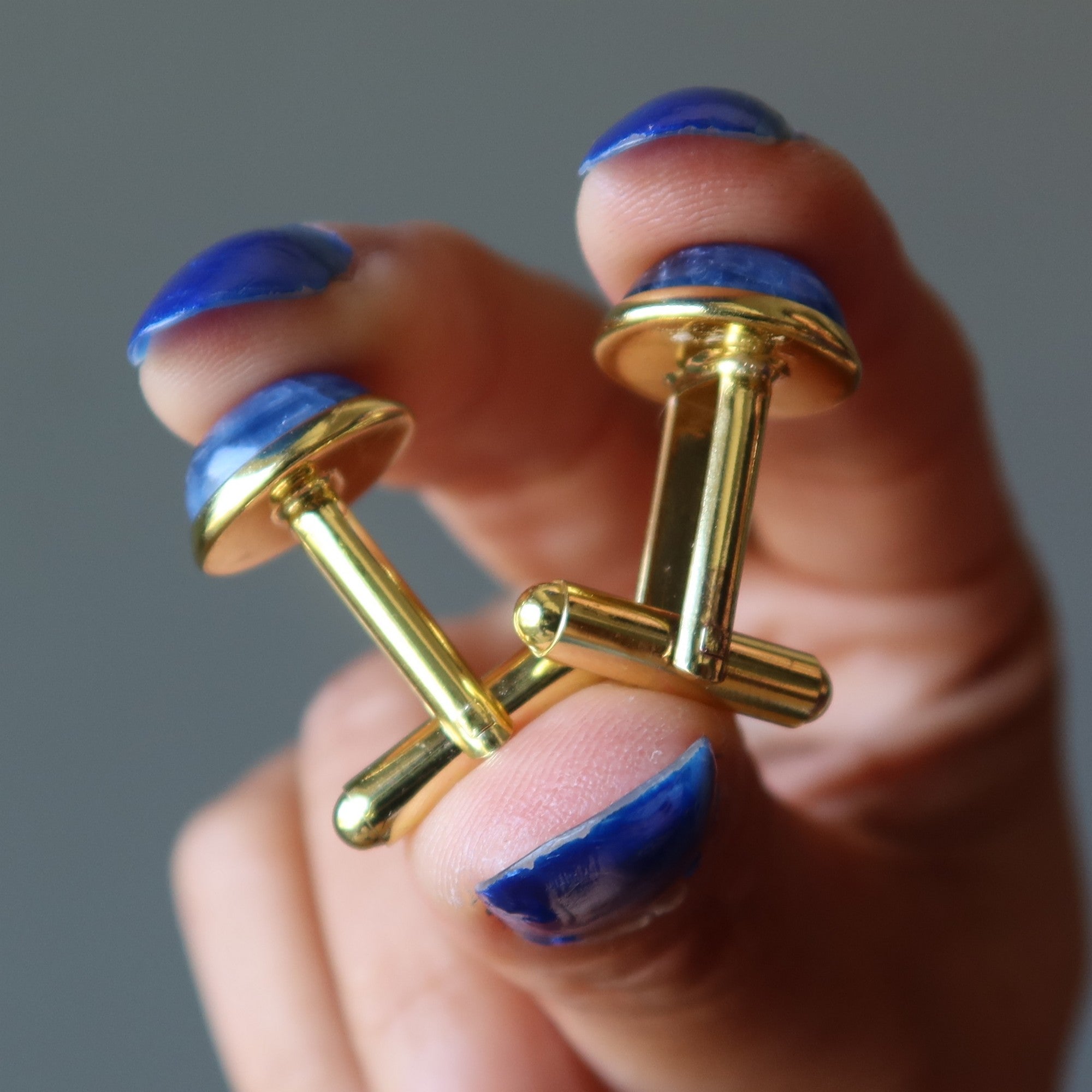 Boutons de manchette en kyanite, gemme bleue sertie dans de l'or de commerce